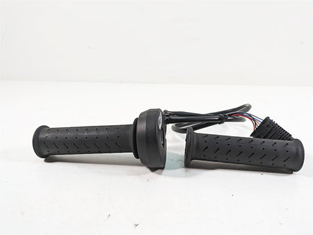 2020 Moto Guzzi V85 TT Adventure E-Throttle Hand Grip Set 2D000095 {{ shop.shopifyCountryName }} - Mototech271