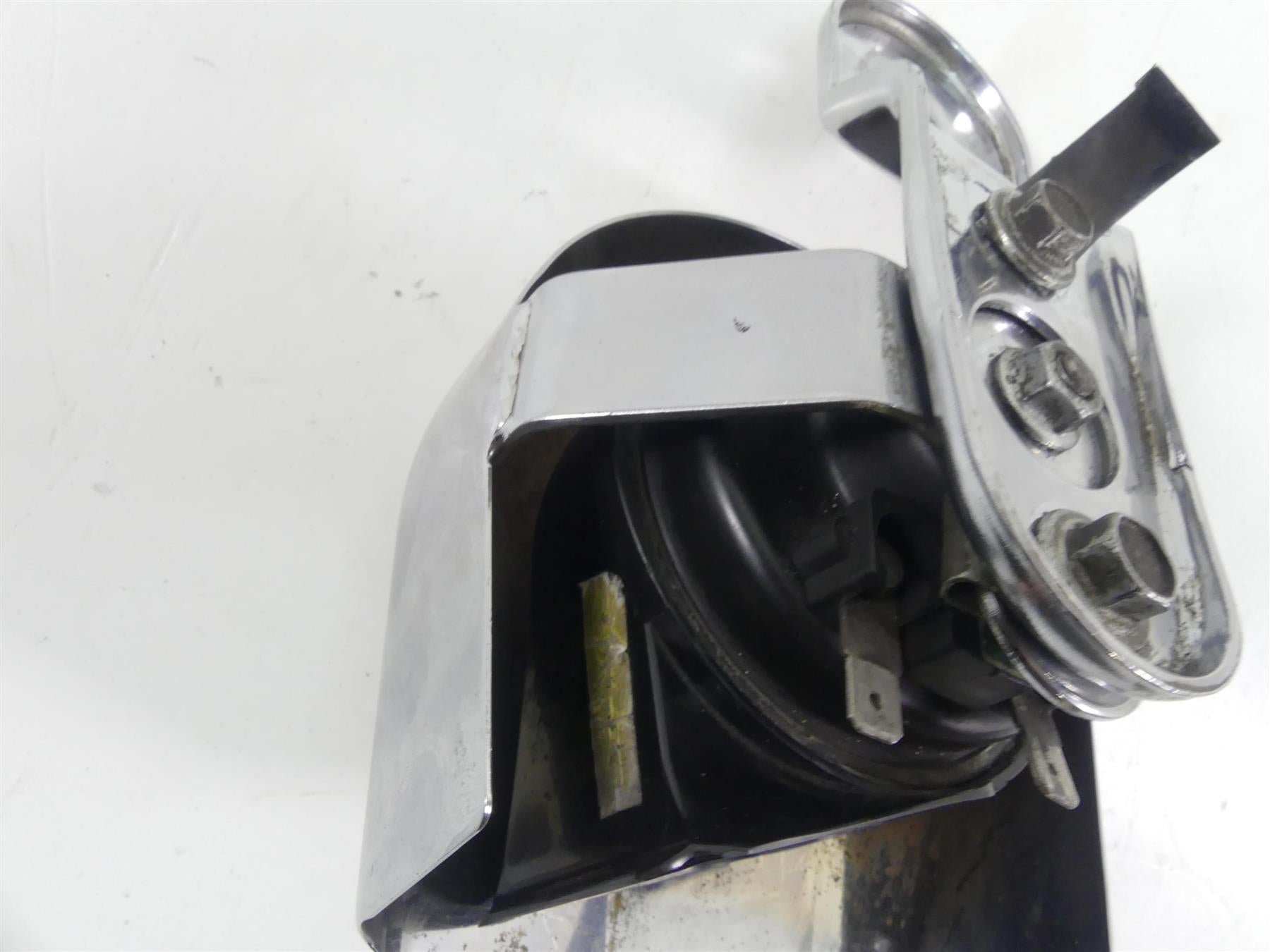 2014 Harley FXDF Dyna Fat Bob Horn + Chrome Cover 61300478A {{ shop.shopifyCountryName }} - Mototech271
