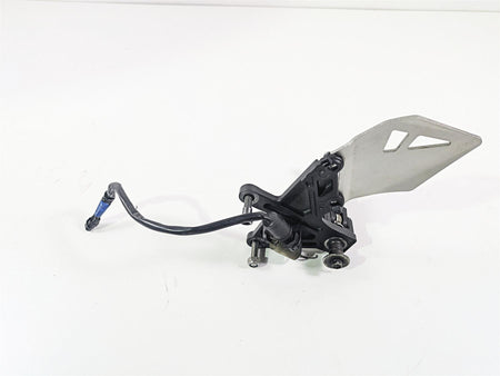 2016 Kawasaki ZX10R Ninja Right Front Footpeg + Mount 35063-1331-18R {{ shop.shopifyCountryName }} - Mototech271