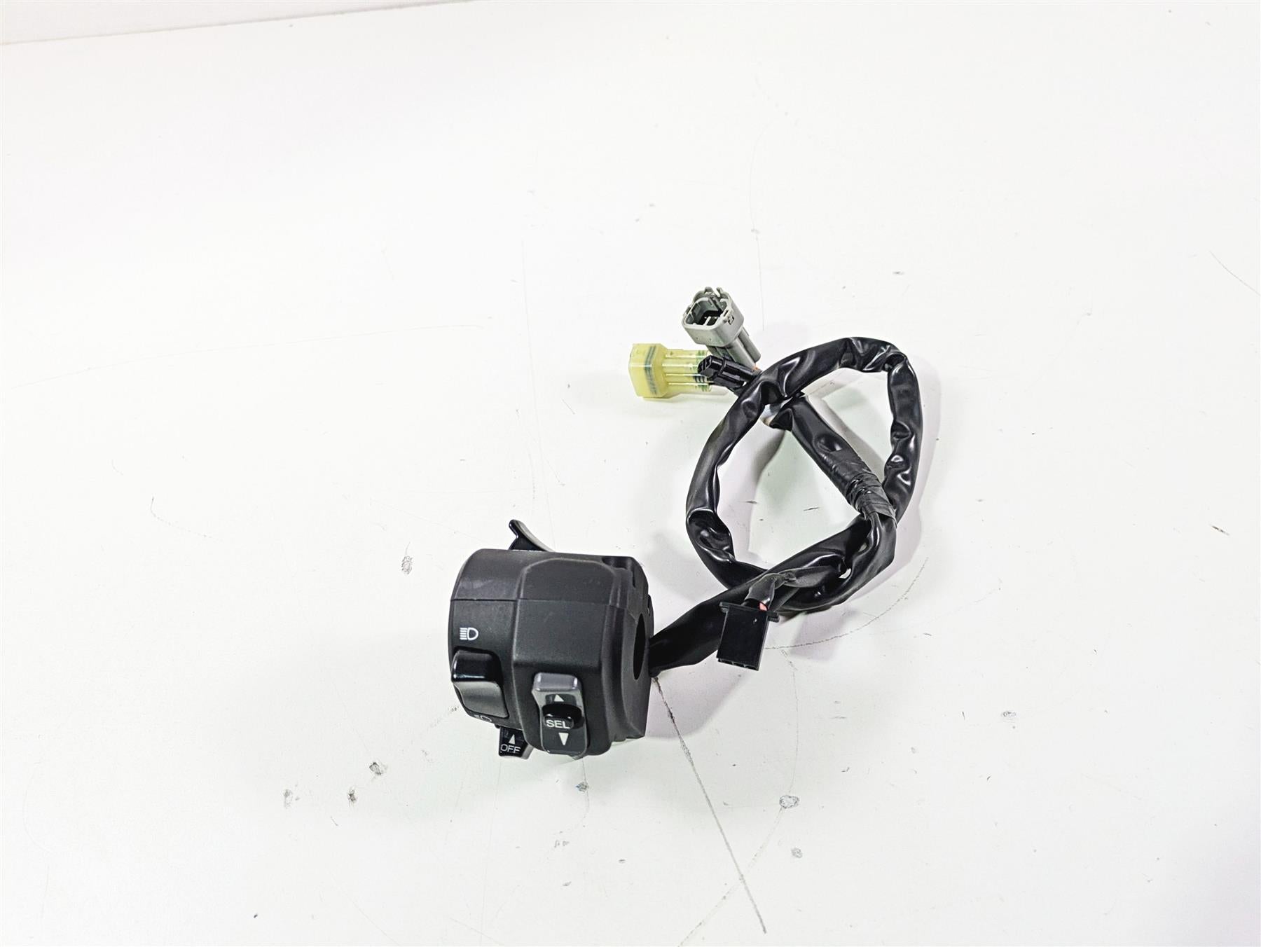 2022 Kawasaki ZR900RS Cafe Left Hand Turn Signal Light Control Switch 46091-0618 {{ shop.shopifyCountryName }} - Mototech271