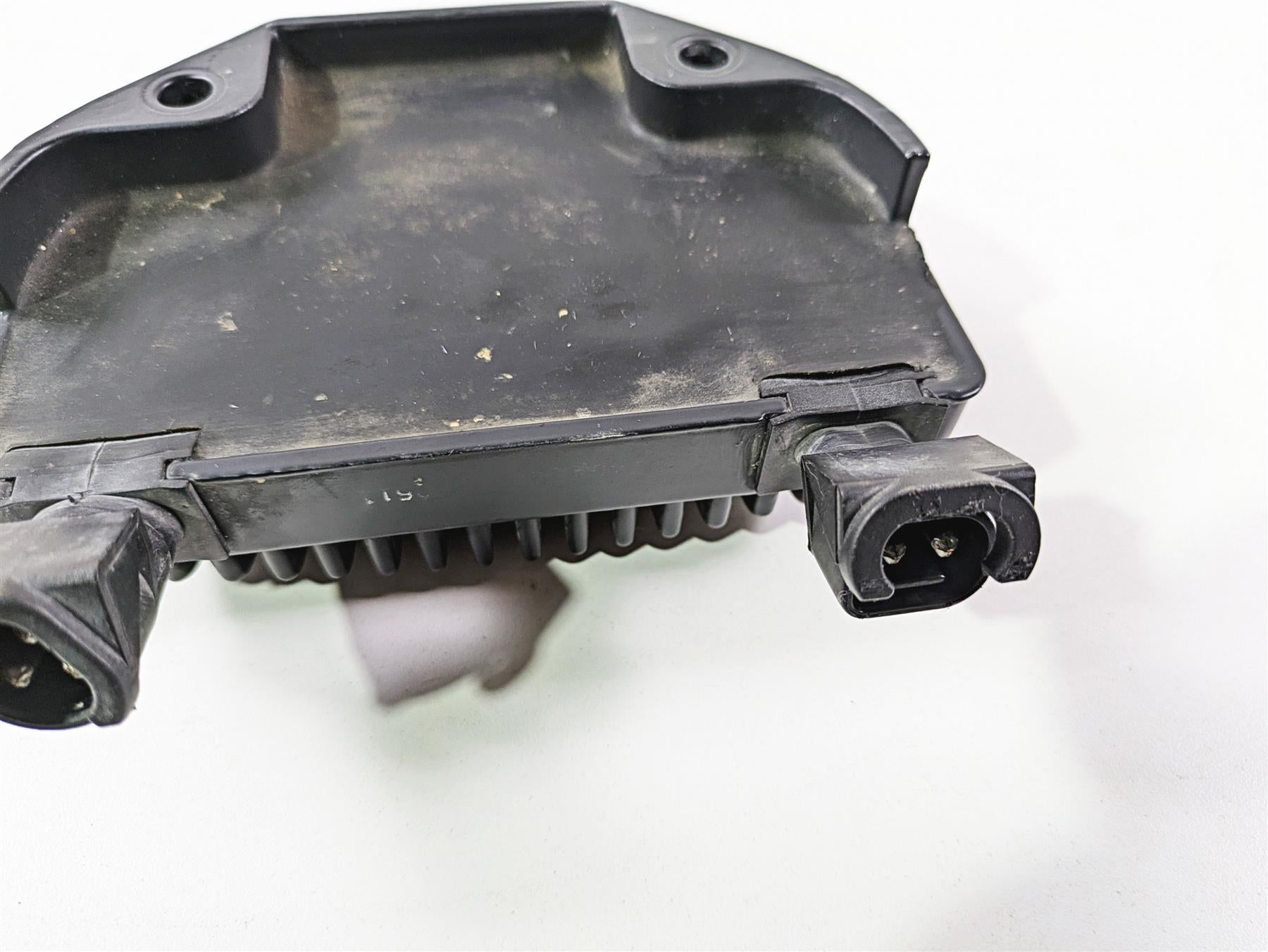 2011 Harley FXDC Dyna Super Glide Rectifier Voltage Regulator 74631-08A {{ shop.shopifyCountryName }} - Mototech271