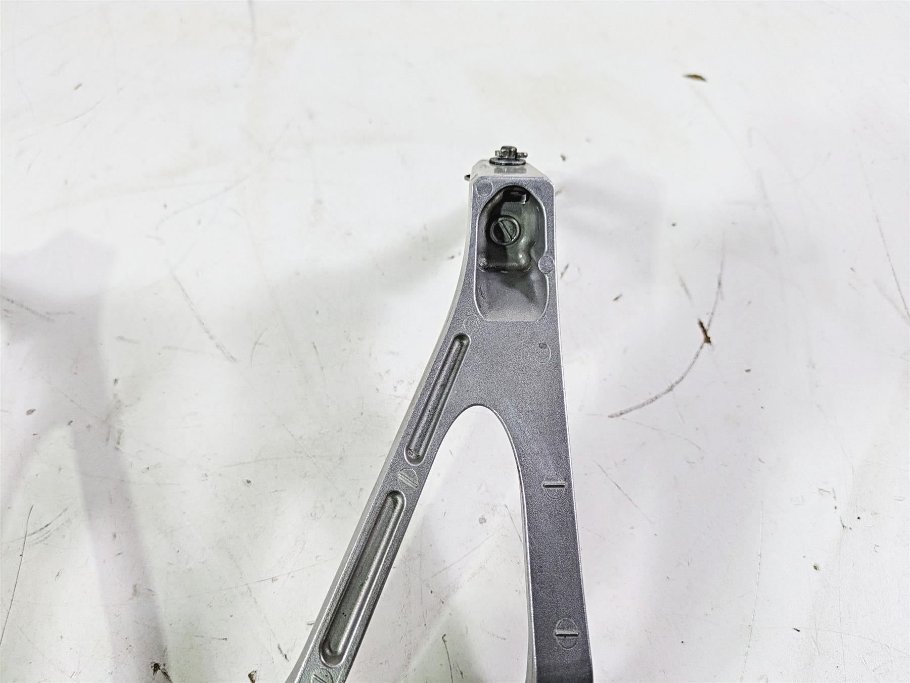 2008 Honda CBR1000RR SC59 Rear Passenger Footpeg Set 50750-MFL-000 50760-MFL-000 {{ shop.shopifyCountryName }} - Mototech271