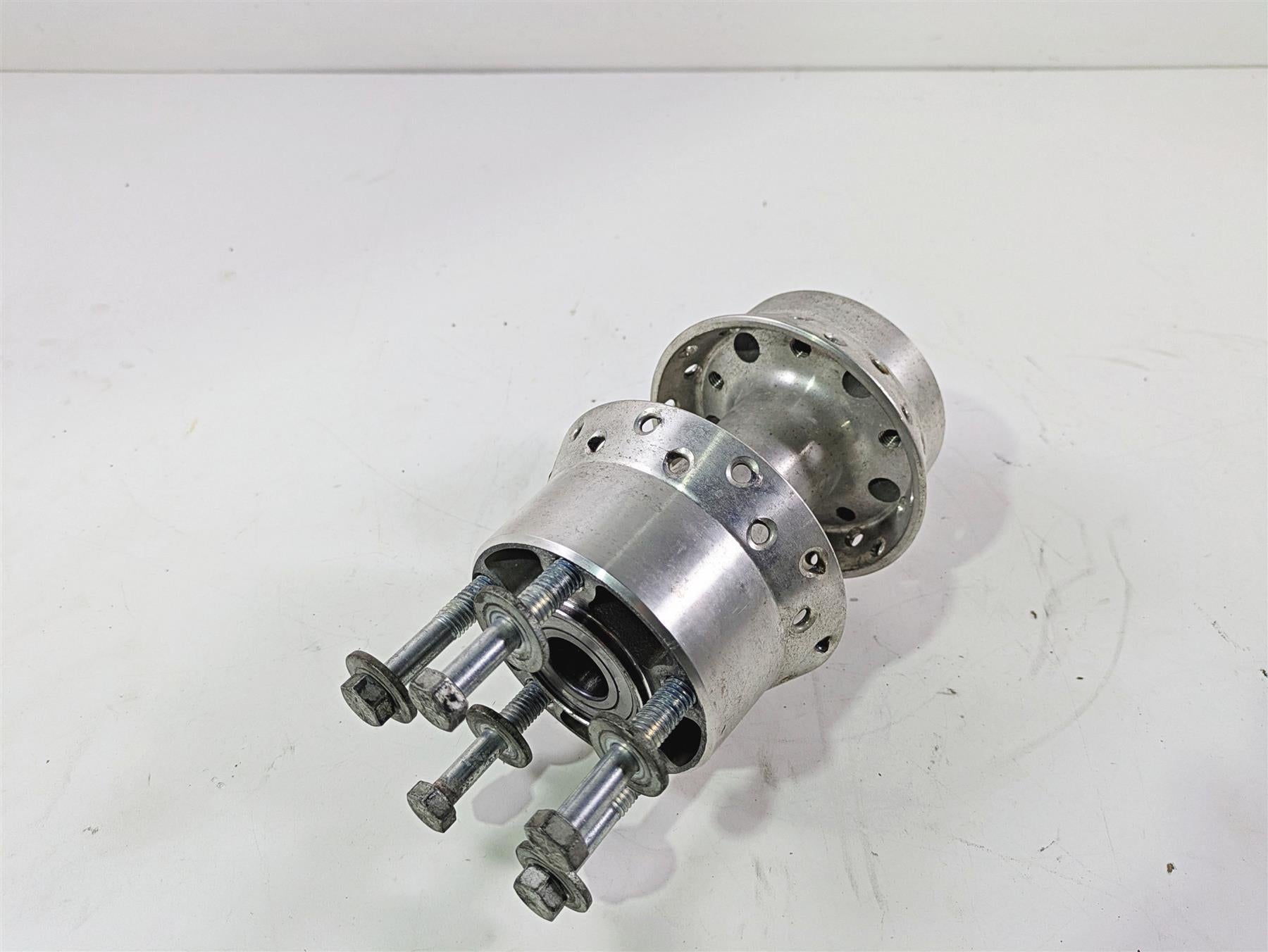 2020 Harley Softail FXST Standard Rear Wheel Hub Spoke Rim 40700-08A {{ shop.shopifyCountryName }} - Mototech271