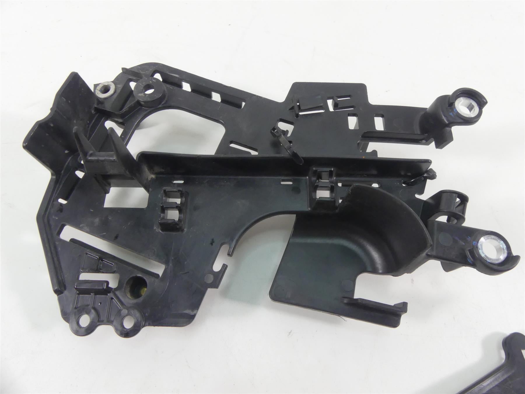 2019 Harley FLHC Softail Heritage Electrical Battery Holder Stay Set 69201632 {{ shop.shopifyCountryName }} - Mototech271