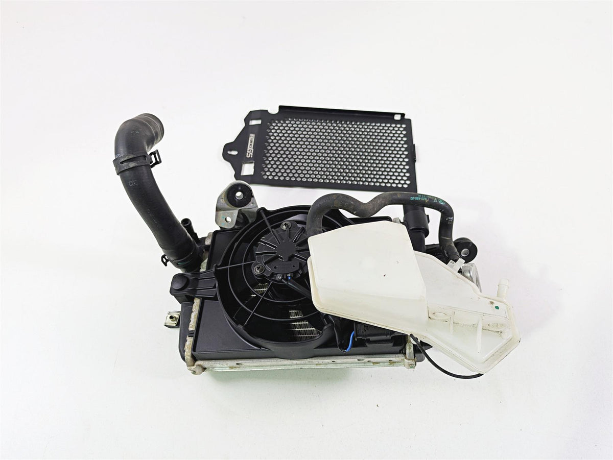 2017 BMW R1200 GS K50 Right Radiator + Reservoir Fan & Cover Set 17118546416 {{ shop.shopifyCountryName }} - Mototech271