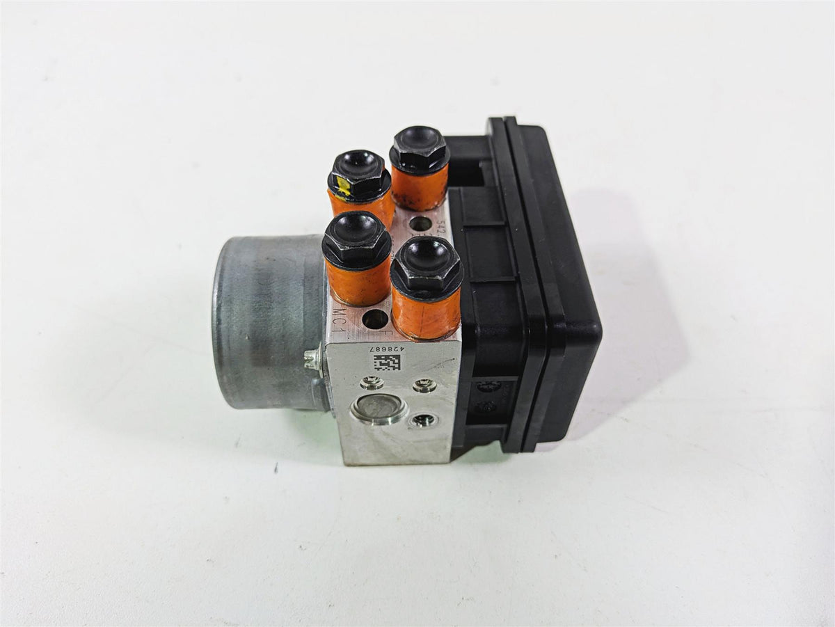 2022 Ducati Streetfighter V2 Abs Brake Pump Control Module 54240951B {{ shop.shopifyCountryName }} - Mototech271