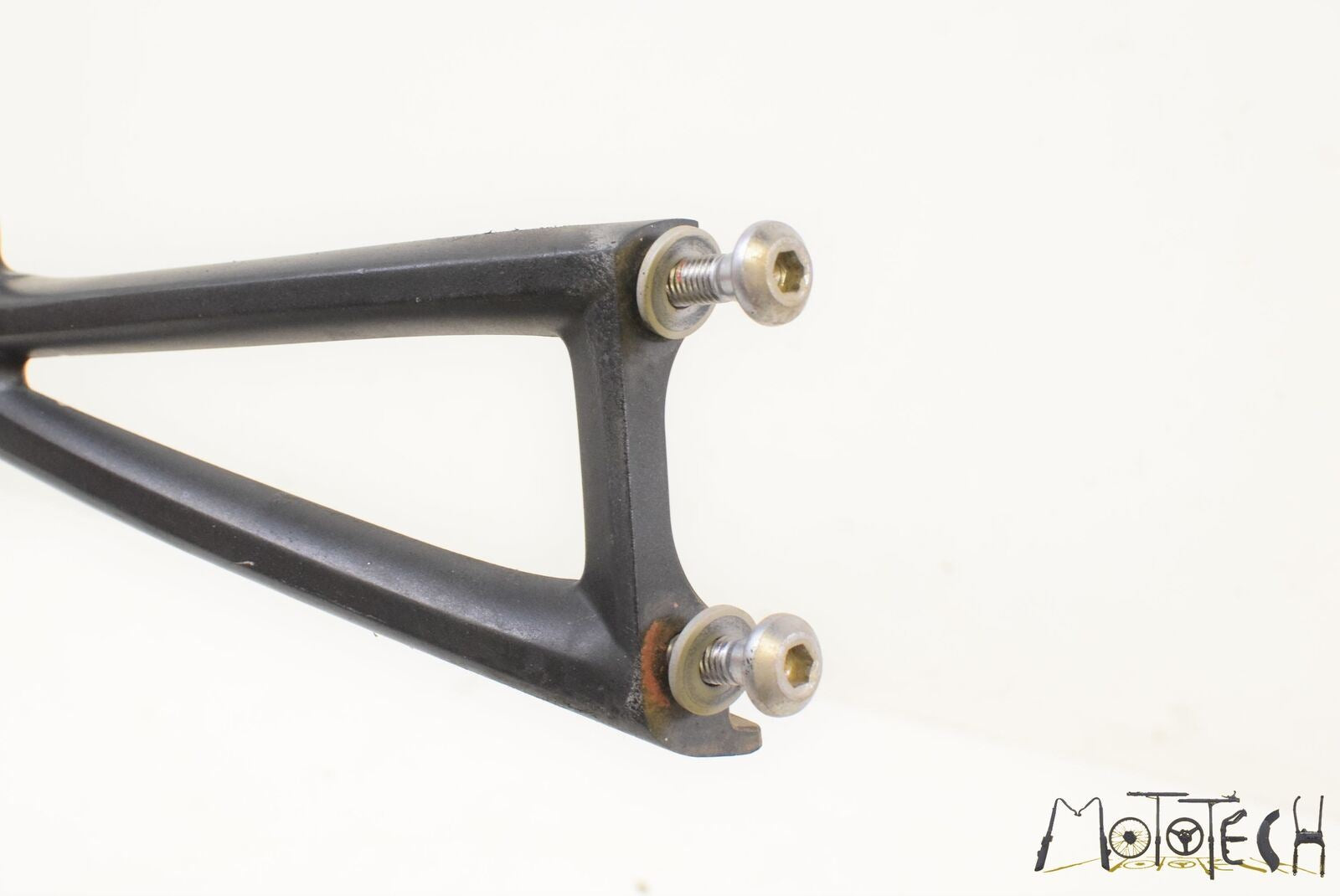 2012 Yamaha YZFR6 YZF R6 Rear Passenger Footpeg Foot Peg SET 2C0-2742L-10-00 {{ shop.shopifyCountryName }} - Mototech271