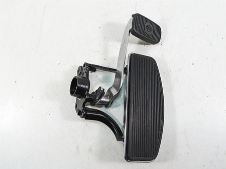 2010 Harley Touring FLHTCU Electra Glide Right Floorboard + Brake Pedal 50621-06 {{ shop.shopifyCountryName }} - Mototech271