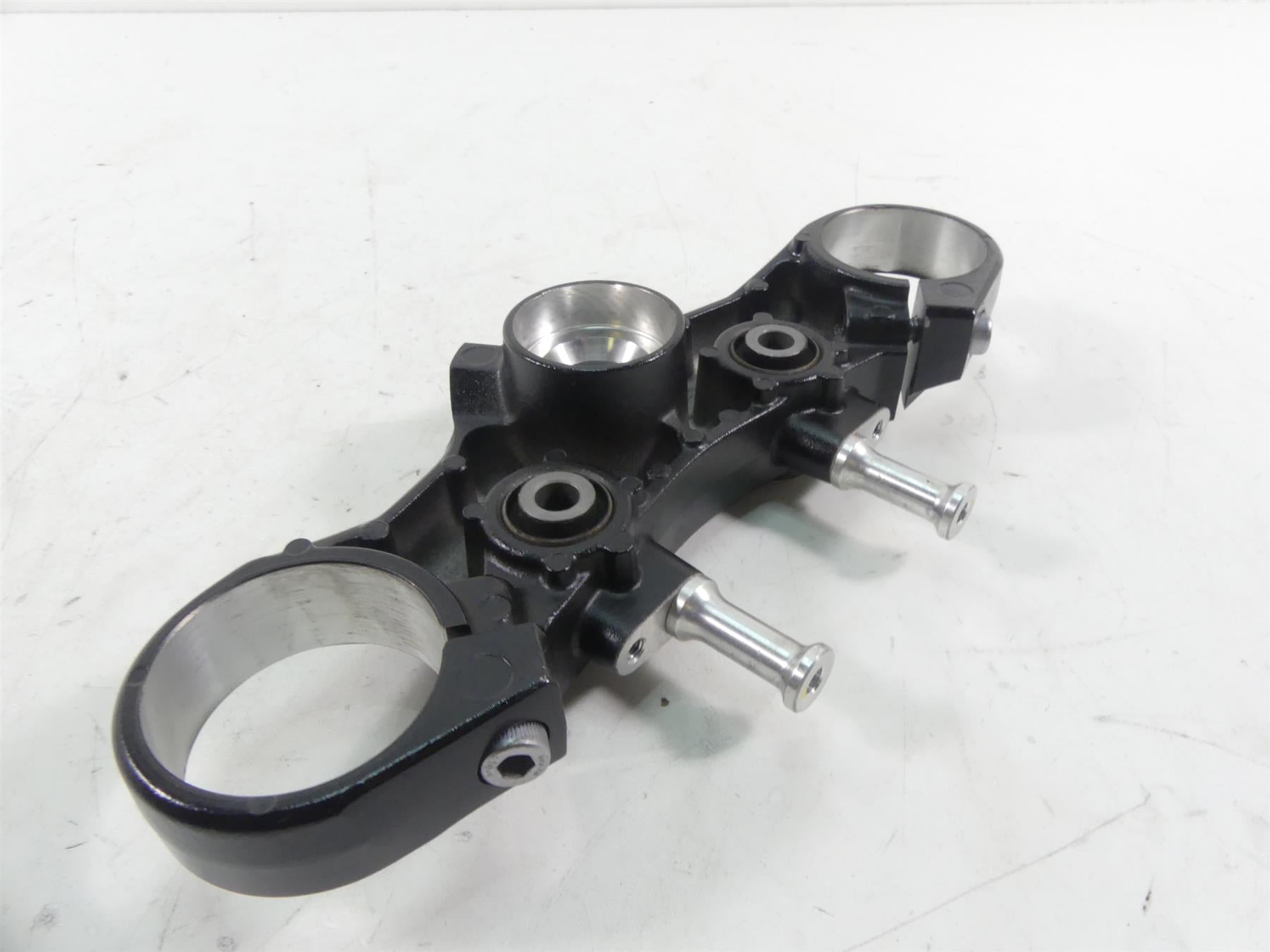 2013 Yamaha VMX17 V-Max 1700 Upper Triple Tree Steering Clamp 52mm 2S3-23435-00 {{ shop.shopifyCountryName }} - Mototech271