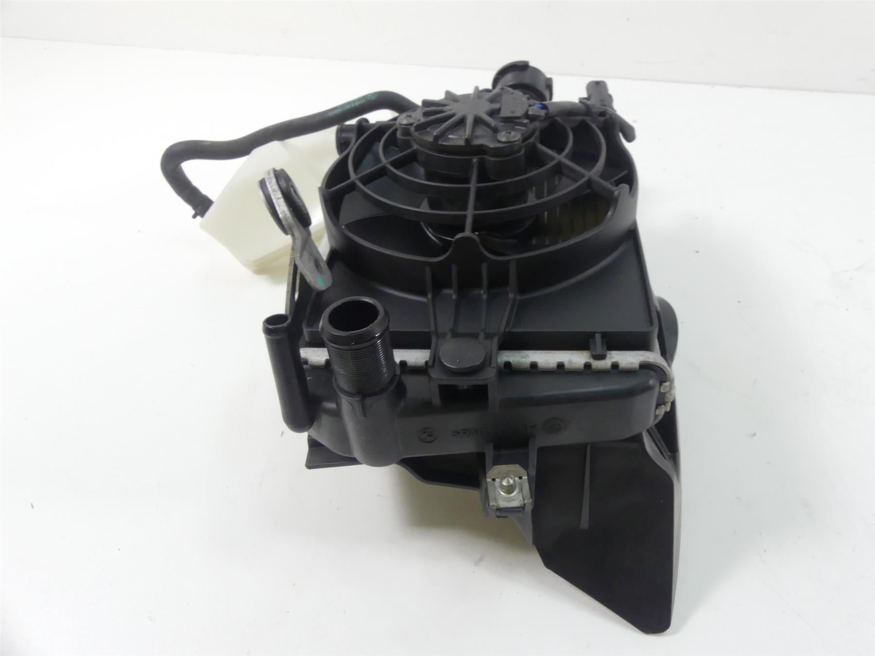 2014 BMW R1200GS K50 Right Side Radiator + Reservoir Fan & Cover 17118523117 {{ shop.shopifyCountryName }} - Mototech271