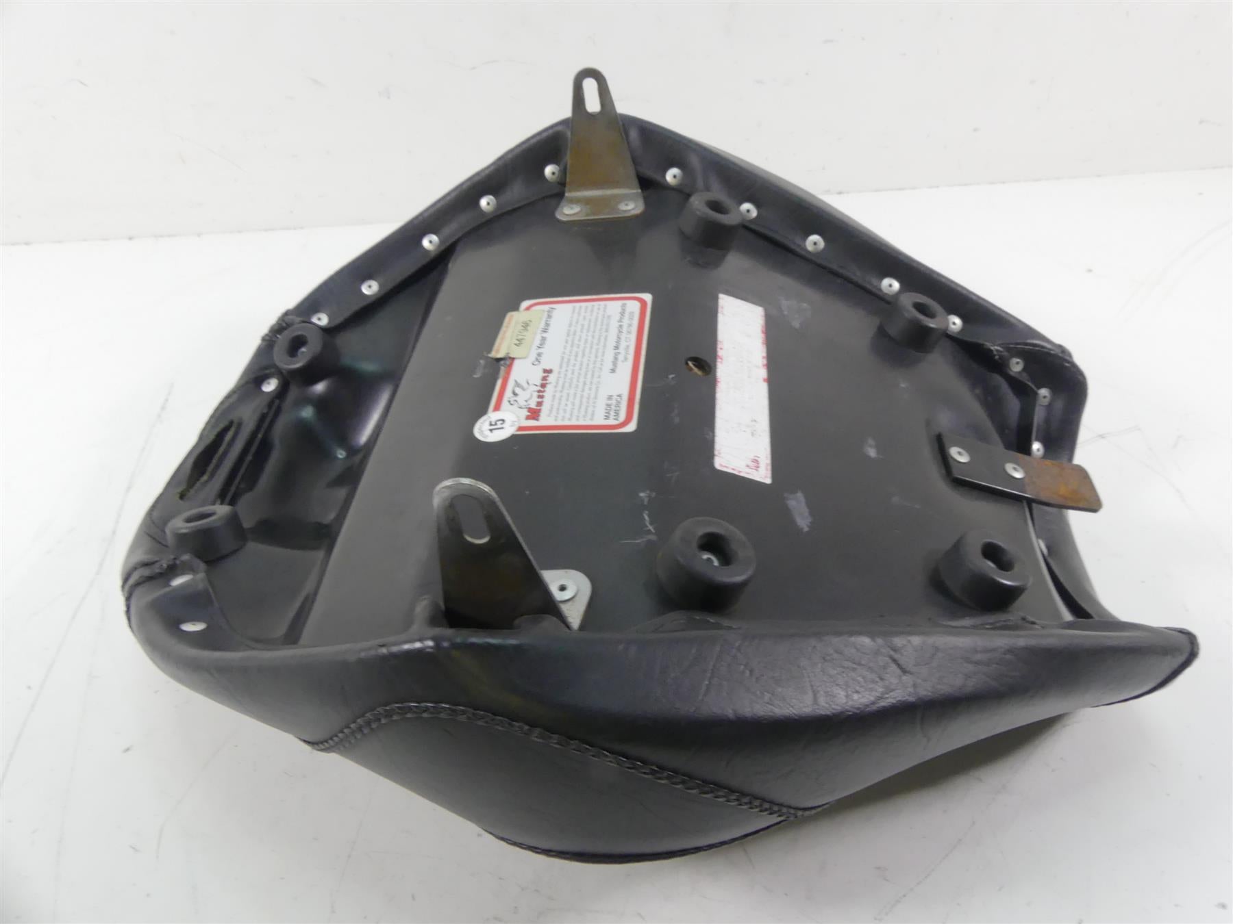 2004 Kawasaki VN1600 Meanstreak Mustang Rider Driver Solo Saddle Seat 447946 {{ shop.shopifyCountryName }} - Mototech271