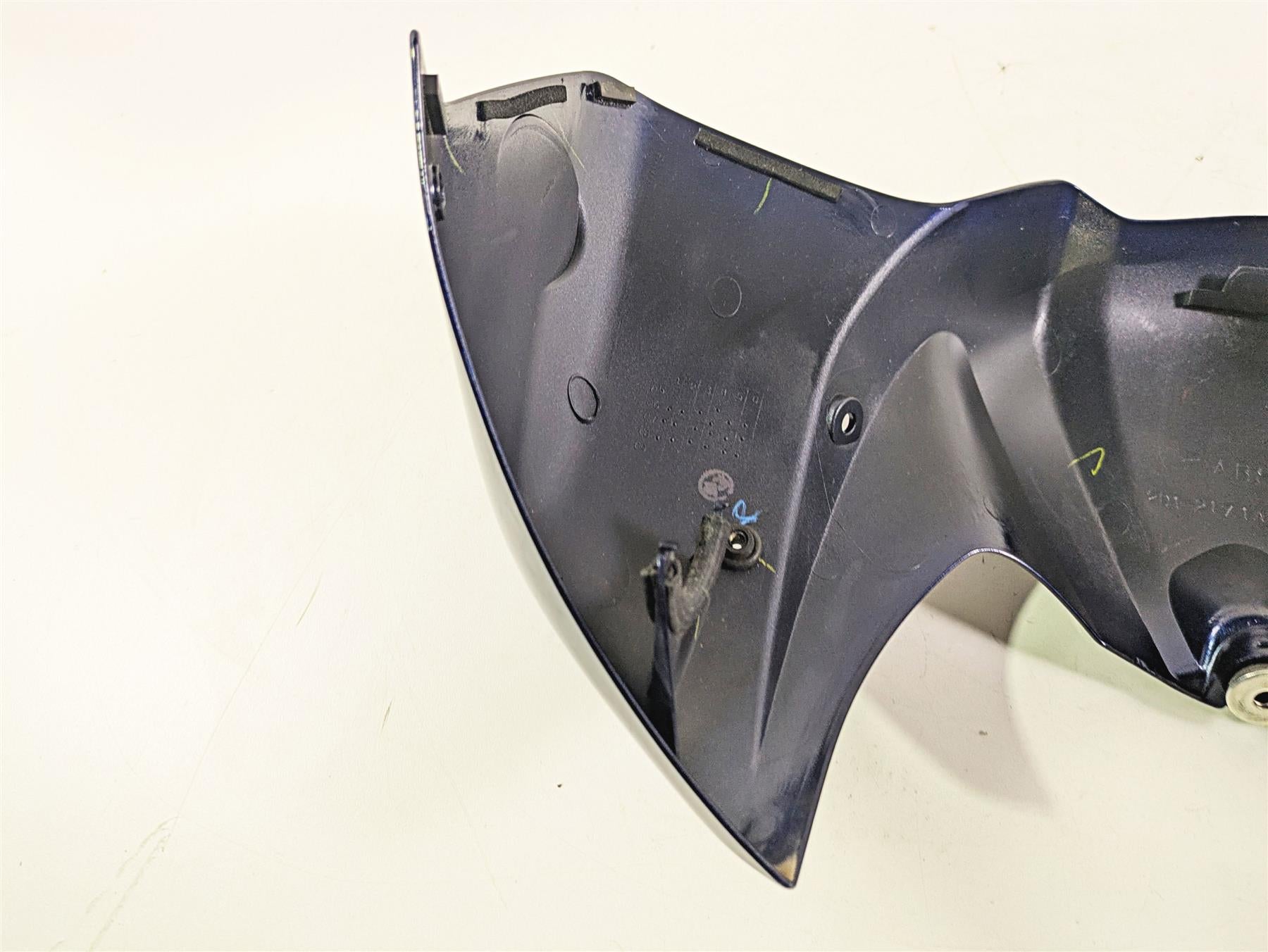2009 Yamaha FZ1 FZS10 Fazer Front Fuel Tank Cover Fairing 2D1-2171A-00 {{ shop.shopifyCountryName }} - Mototech271