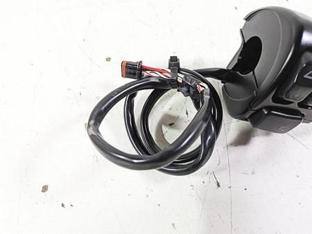 2021 Harley Softail FLSL Slim Right Hand Control Switch 71500462 {{ shop.shopifyCountryName }} - Mototech271