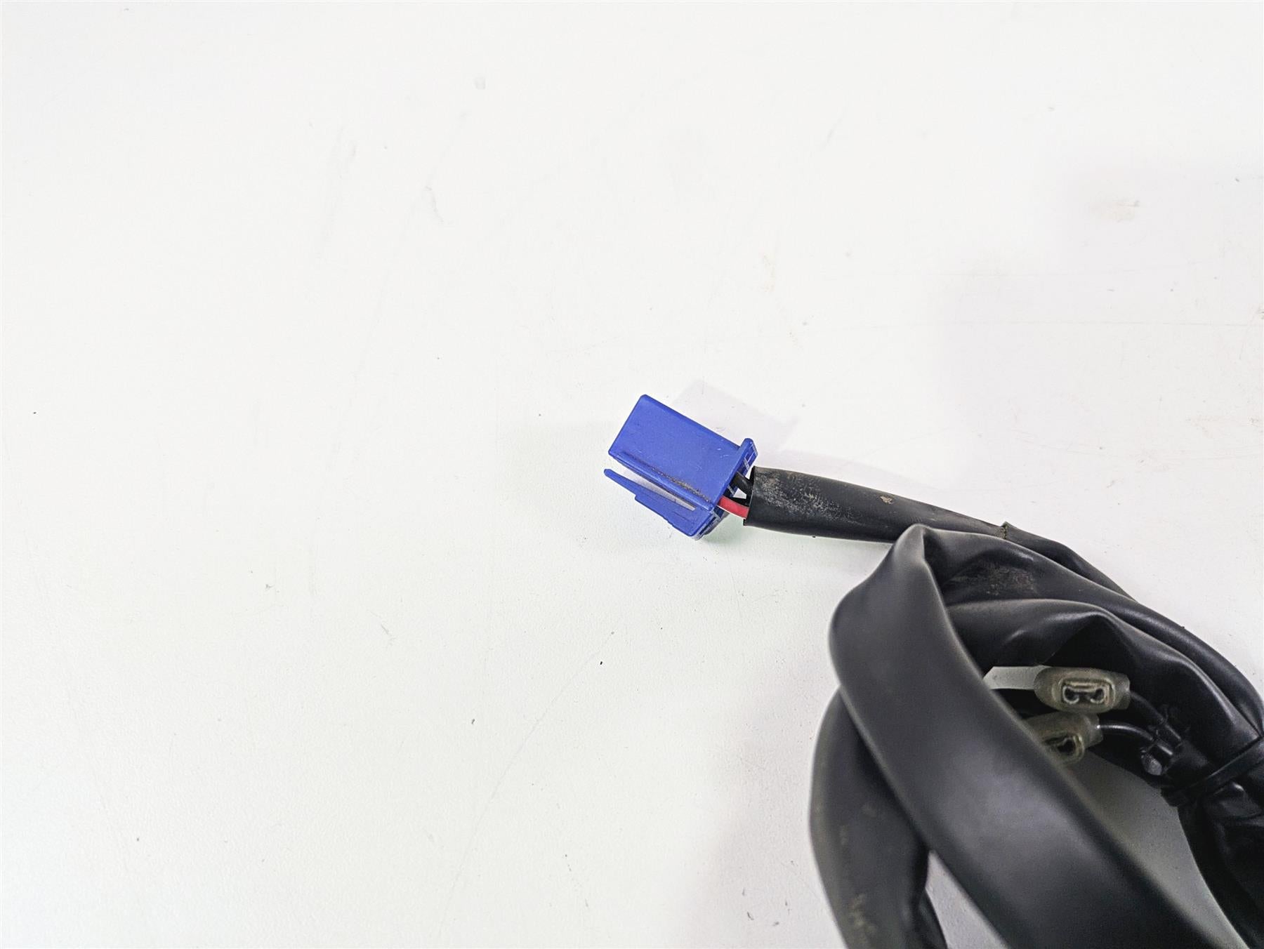 2009 Yamaha FZ1 FZS10 Fazer Right Hand Start Stop Control Switch 2D1-83975-00-00 {{ shop.shopifyCountryName }} - Mototech271