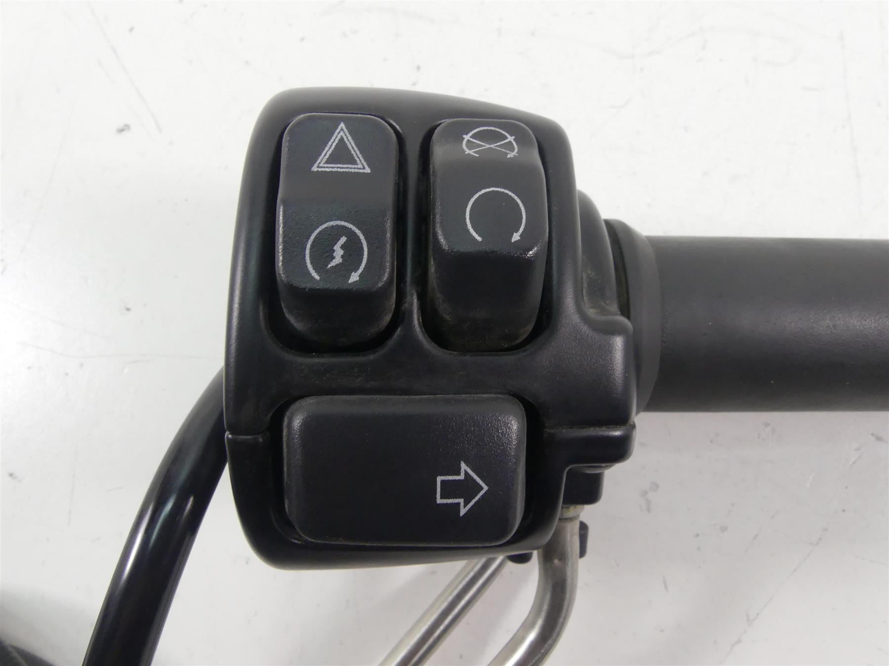 2020 Harley Sportster XL1200 NS Iron Right Hand Control Switch + Grips 71500297 {{ shop.shopifyCountryName }} - Mototech271