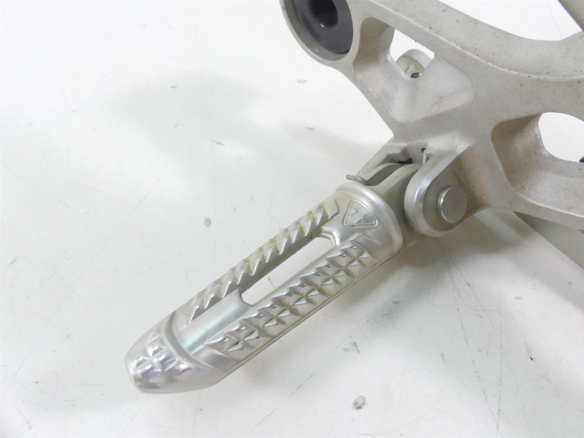 2019 Triumph Street Triple 765R Right Rider Footpeg & Brake Pedal T2081464 {{ shop.shopifyCountryName }} - Mototech271