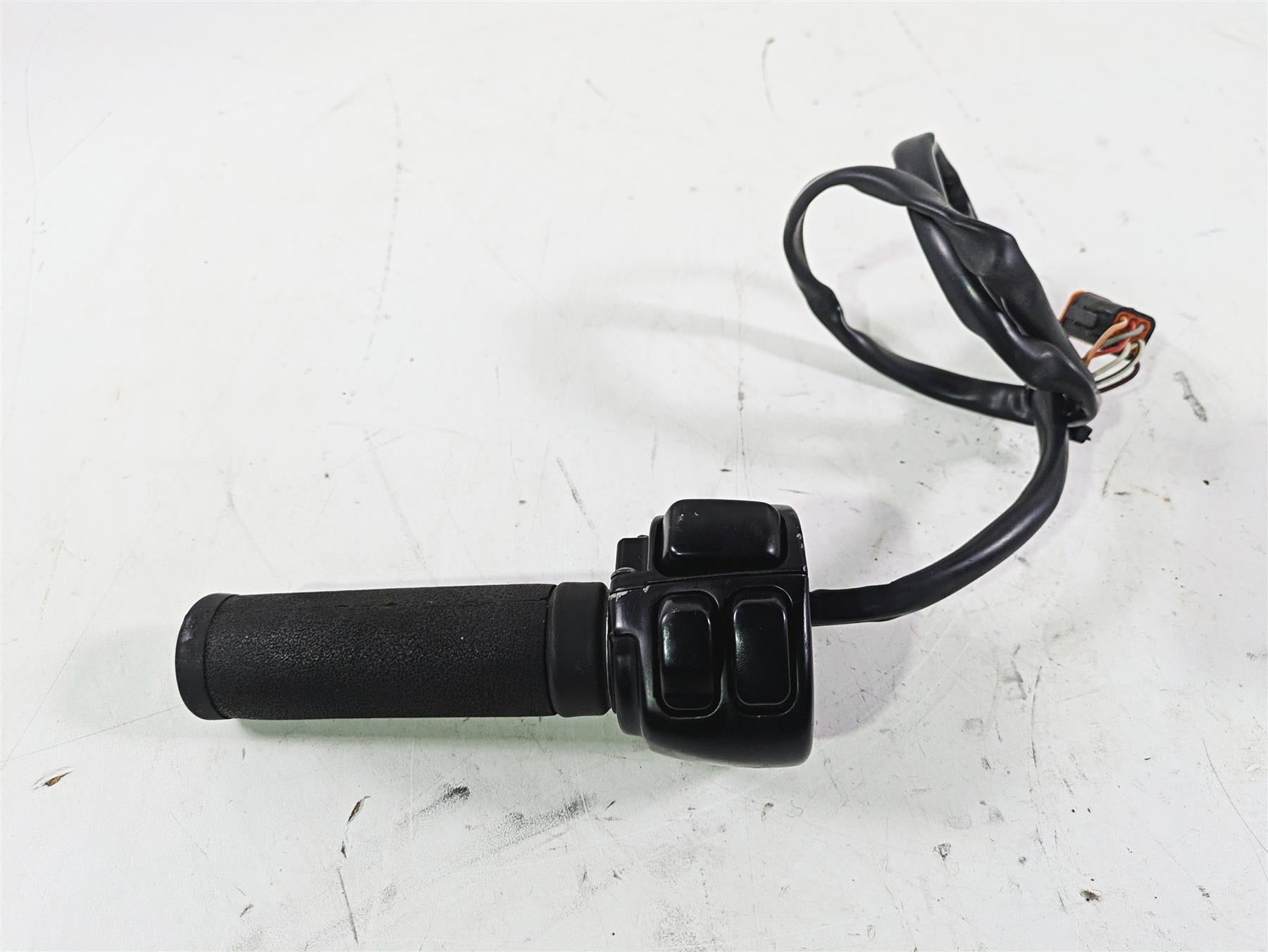 2004 Harley FLSTCI Softail Heritage Right Hand Control Switch 71684-06A 71683-06 {{ shop.shopifyCountryName }} - Mototech271