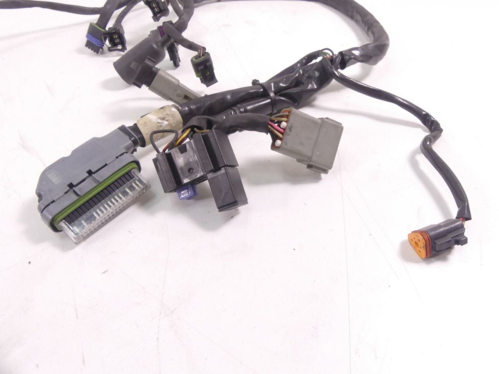 2005 Harley Touring CVO FLHTCSE Electra Glide Efi Wiring Harness Loom 70233-04 {{ shop.shopifyCountryName }} - Mototech271