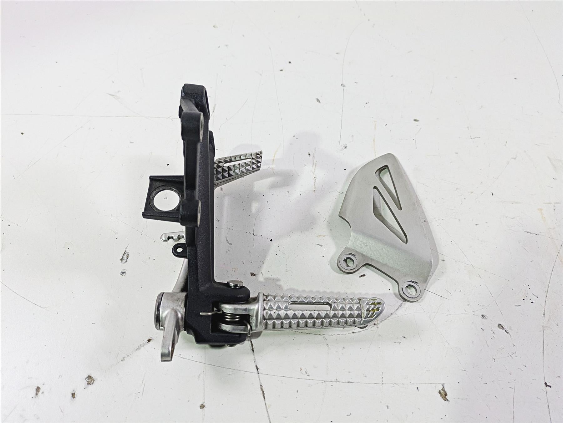2012 Triumph Daytona 675 Right Rider Footpeg & Brake Pedal Set T2082056 T2082056 {{ shop.shopifyCountryName }} - Mototech271