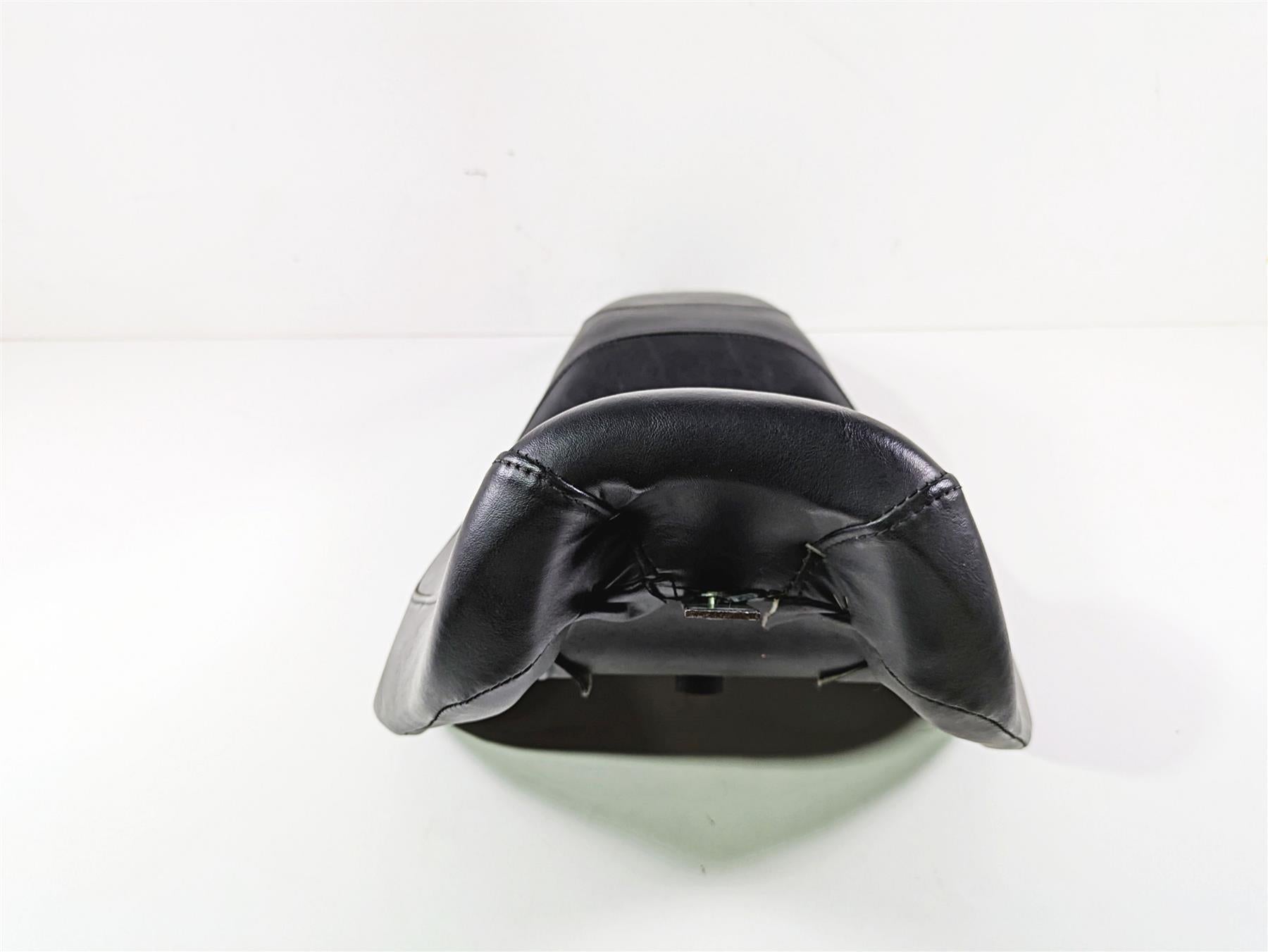 00-06 Harley Softail Heritage & Fat Boy Badlander Seat NOT For FLSTS & FLSTD {{ shop.shopifyCountryName }} - Mototech271