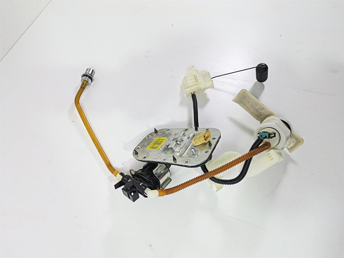 2017 Harley Softail Heritage Classic FLSTC Fuel Gas Pump 75252-11A 75284-08A {{ shop.shopifyCountryName }} - Mototech271