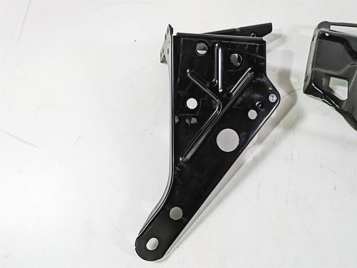 2020 Harley Touring FLHT Electra Glide Front Fairing Mounting Hardware 57000169A {{ shop.shopifyCountryName }} - Mototech271