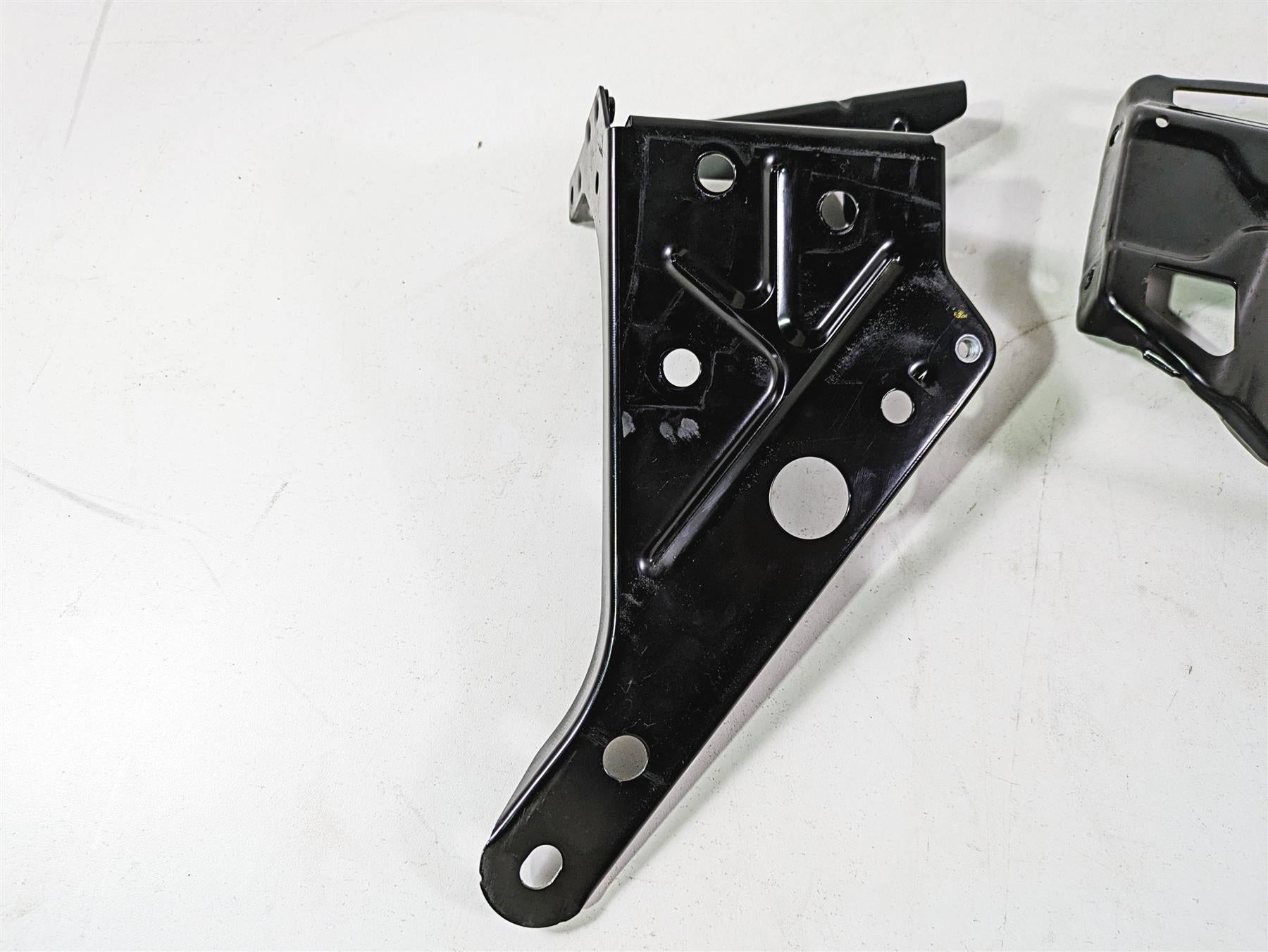 2020 Harley Touring FLHT Electra Glide Front Fairing Mounting Hardware 57000169A {{ shop.shopifyCountryName }} - Mototech271