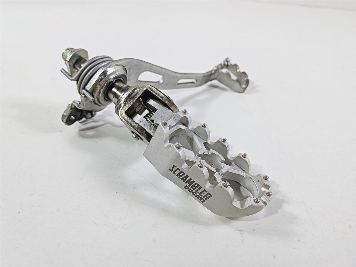 2015 Ducati Scrambler Urban Enduro Right Footpeg + Mount Brake Pedal 45720951AA-Mototech271