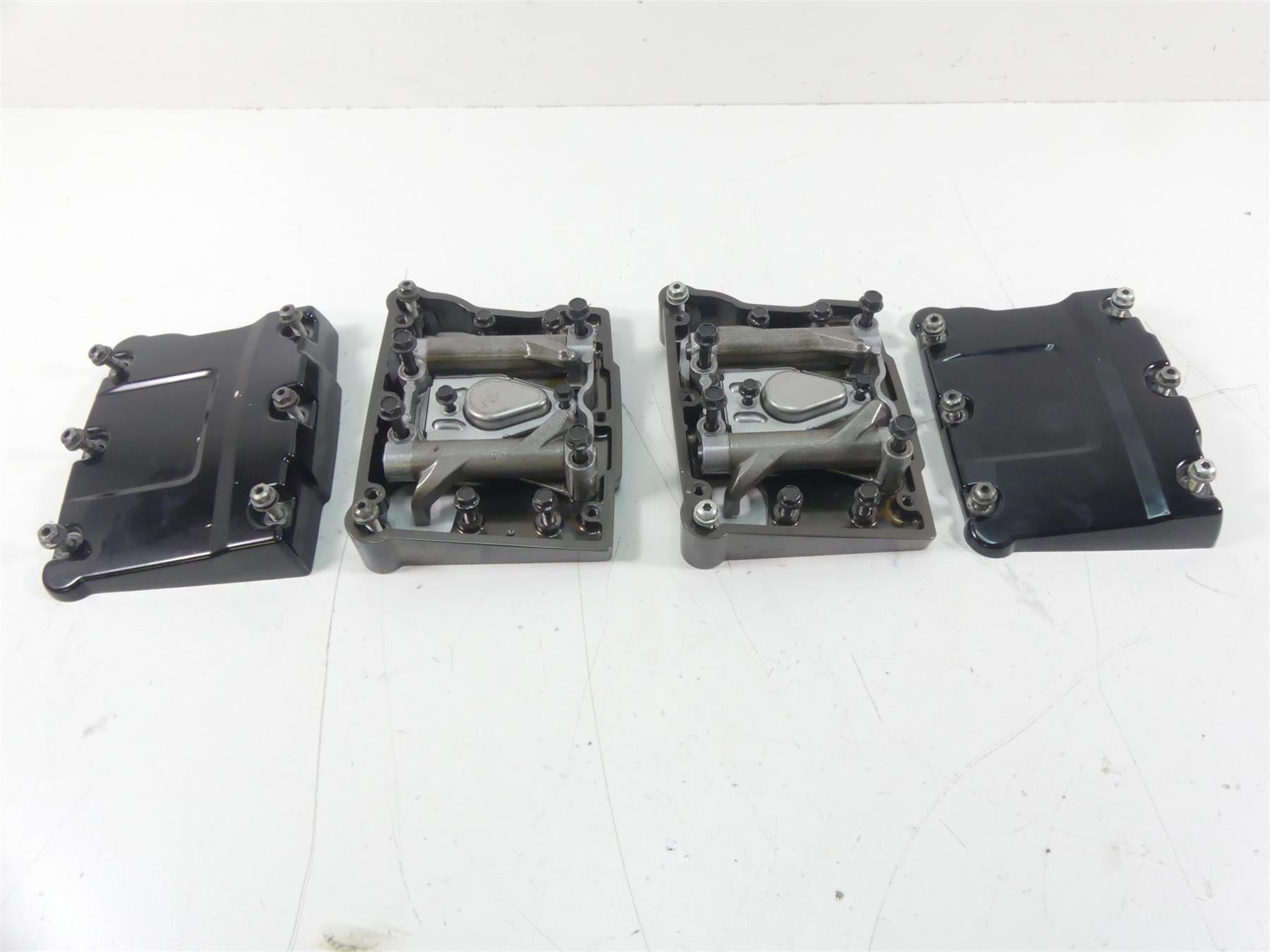 2017 Harley FXSE CVO Pro Street Breakout Rocker Box Valve Cover Set 17593-99 {{ shop.shopifyCountryName }} - Mototech271