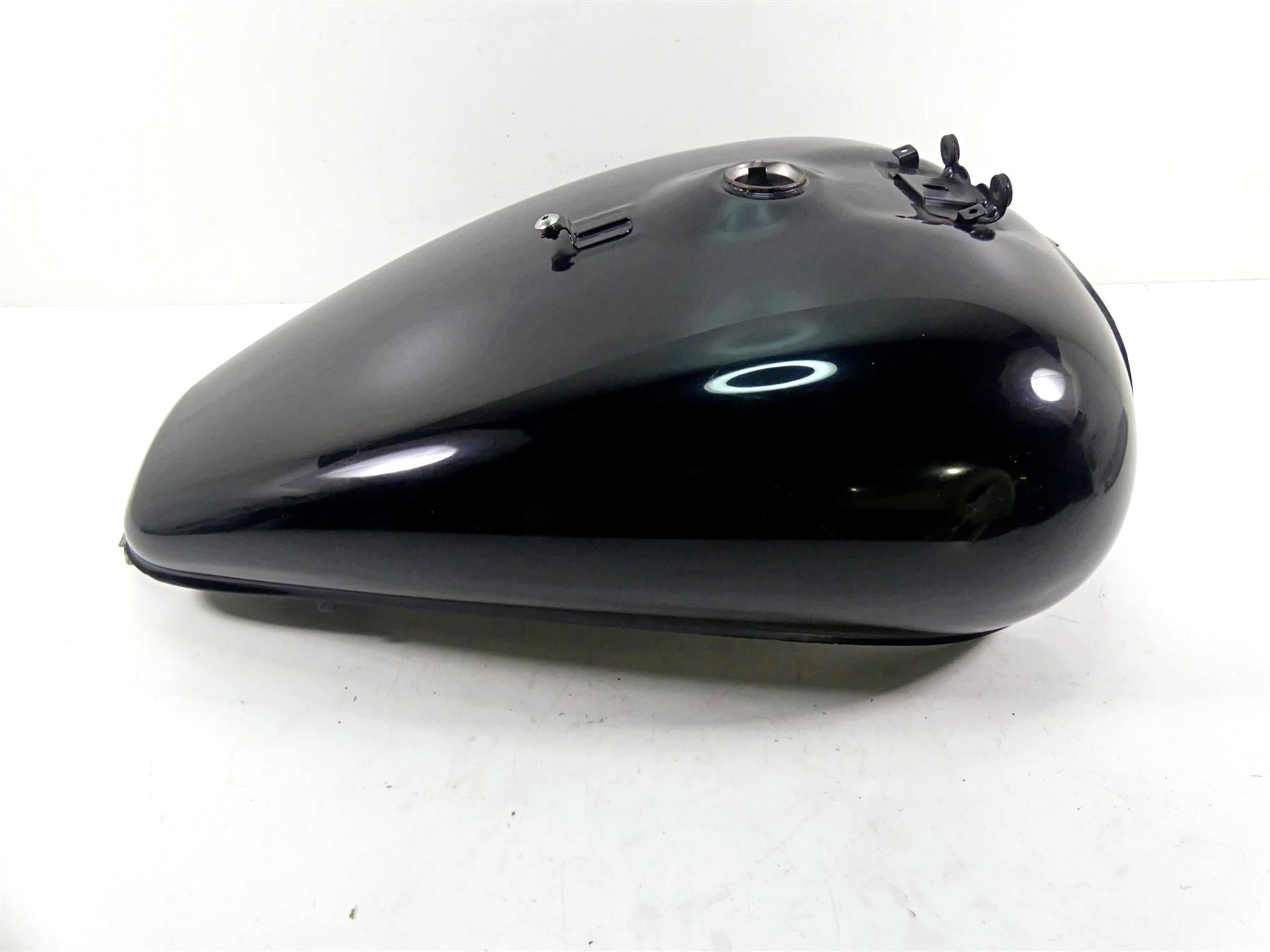 2008 Suzuki M109R VZR1800 Fuel Gas Petrol Tank Reservoir - Read 44100-48G00 {{ shop.shopifyCountryName }} - Mototech271
