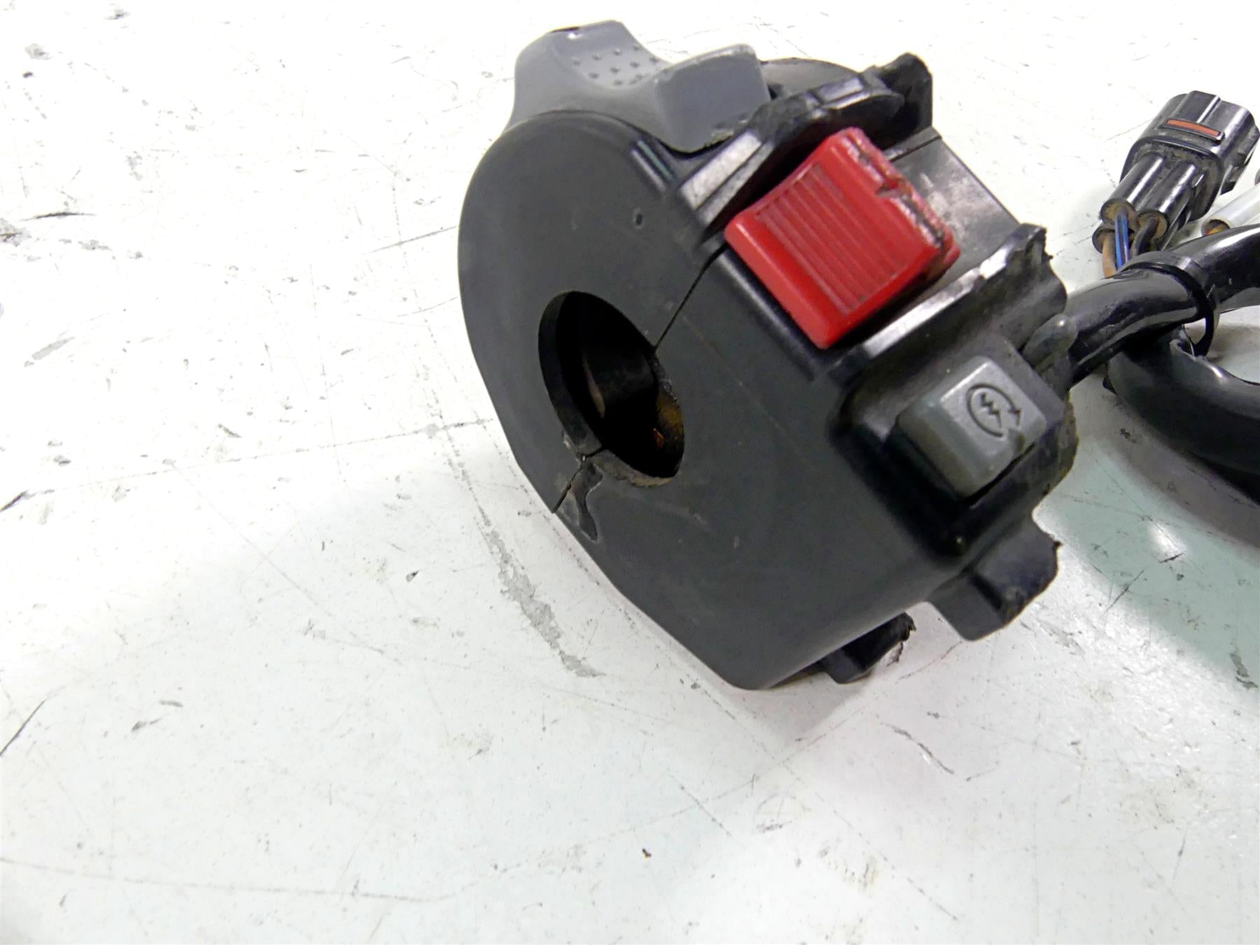2017 Yamaha YFM Raptor 700R SE Left Hand Control Switch -Read 1S3-83973-11-00 {{ shop.shopifyCountryName }} - Mototech271