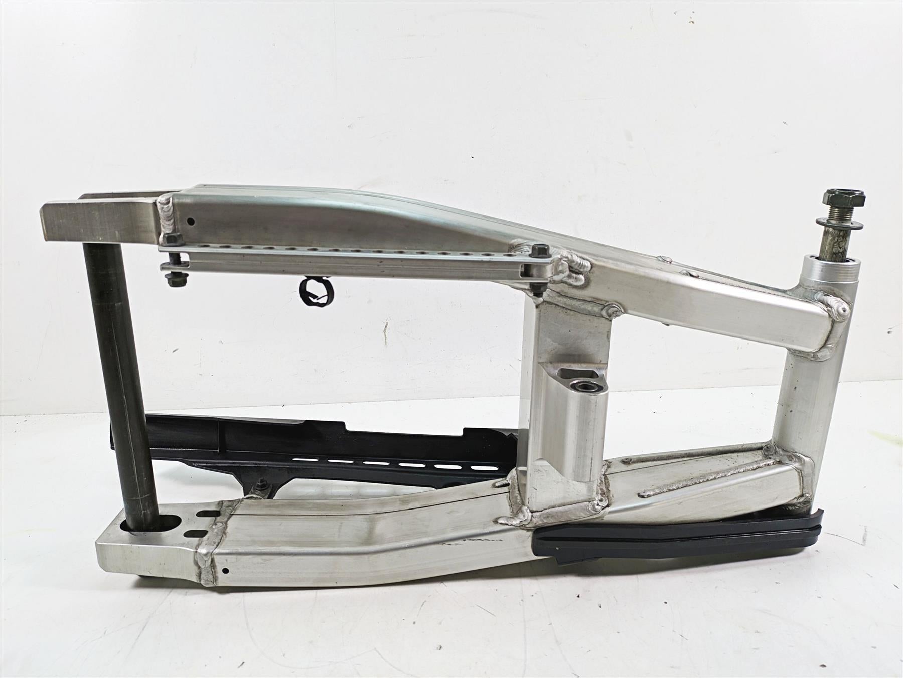 2002 Yamaha FZ1 FZS1000 Fazer Rear Swingarm Swing Arm & Axle Set 5LV-22110-00-00 {{ shop.shopifyCountryName }} - Mototech271