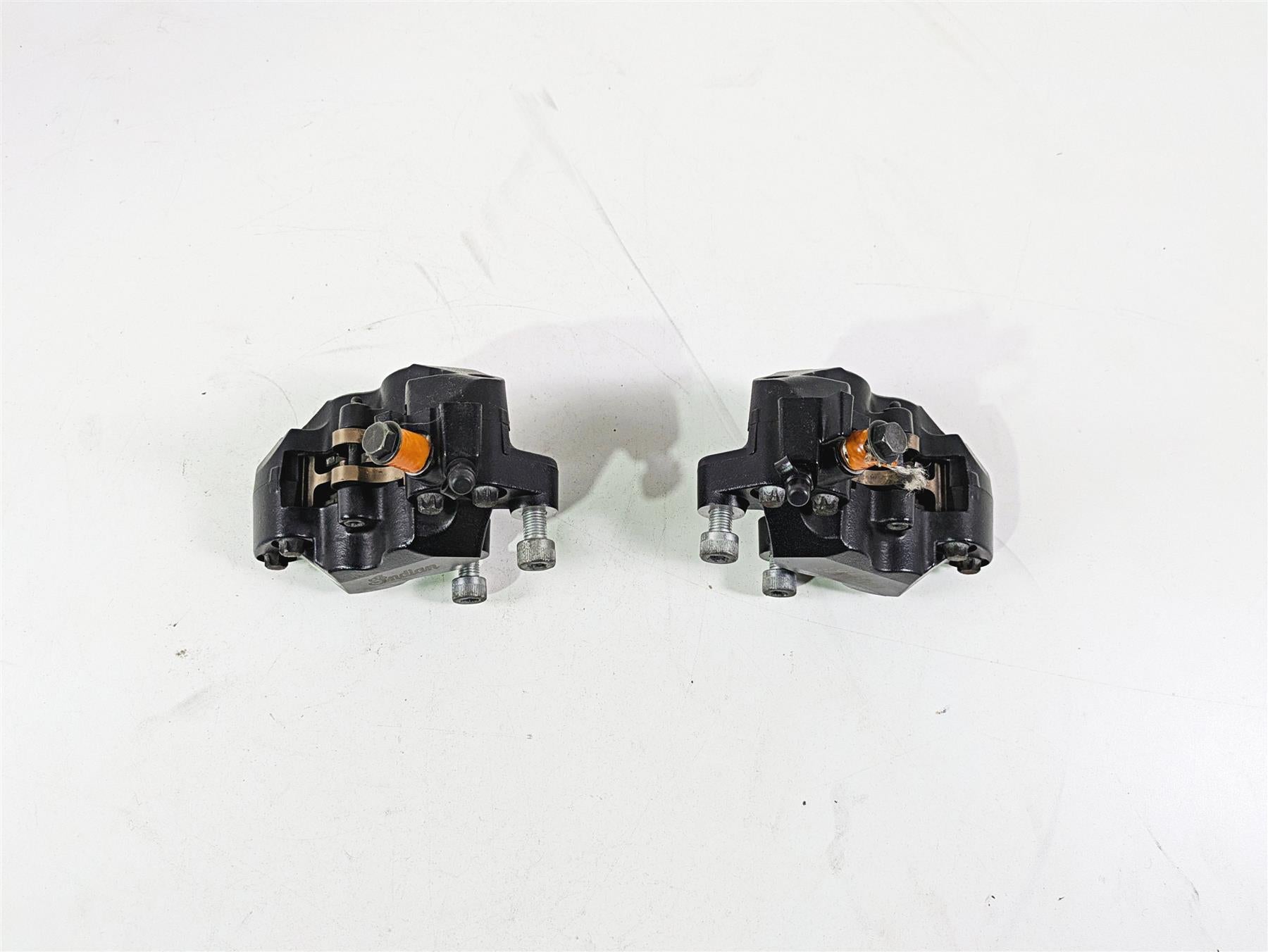2017 Indian Chieftain Limited Front Brake Caliper Set 1912390 1912391 {{ shop.shopifyCountryName }} - Mototech271