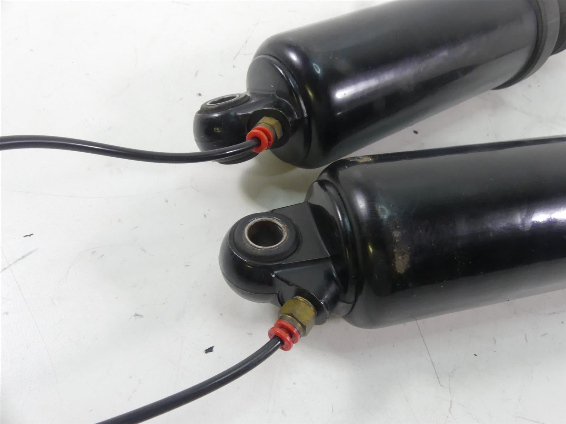 2006 Harley Touring FLHTCUI Electra Glide Showa Rear Shock Set 13" 54565-97C {{ shop.shopifyCountryName }} - Mototech271