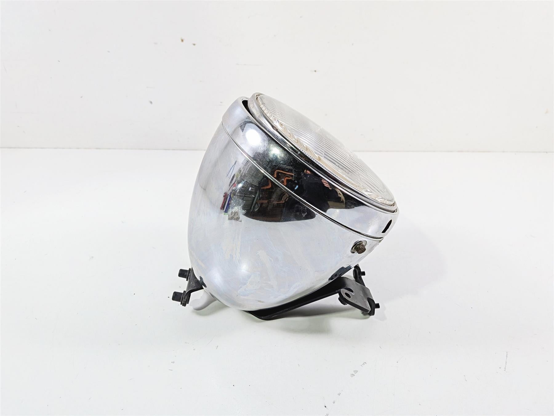 2002 Honda Shadow VT750 CDA Deluxe Headlight Lamp Bucket Lens READ 61301-MBA-000 {{ shop.shopifyCountryName }} - Mototech271