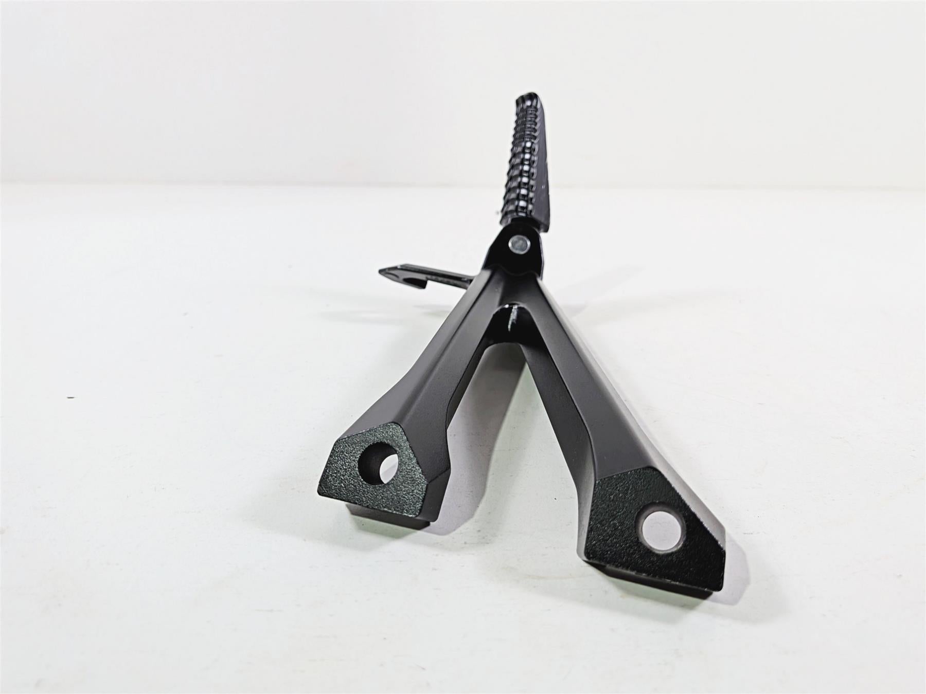 2024 Suzuki GSXR 600 Left Rear Passenger Footpeg Foot Peg Rest Set 43700-14J30 {{ shop.shopifyCountryName }} - Mototech271