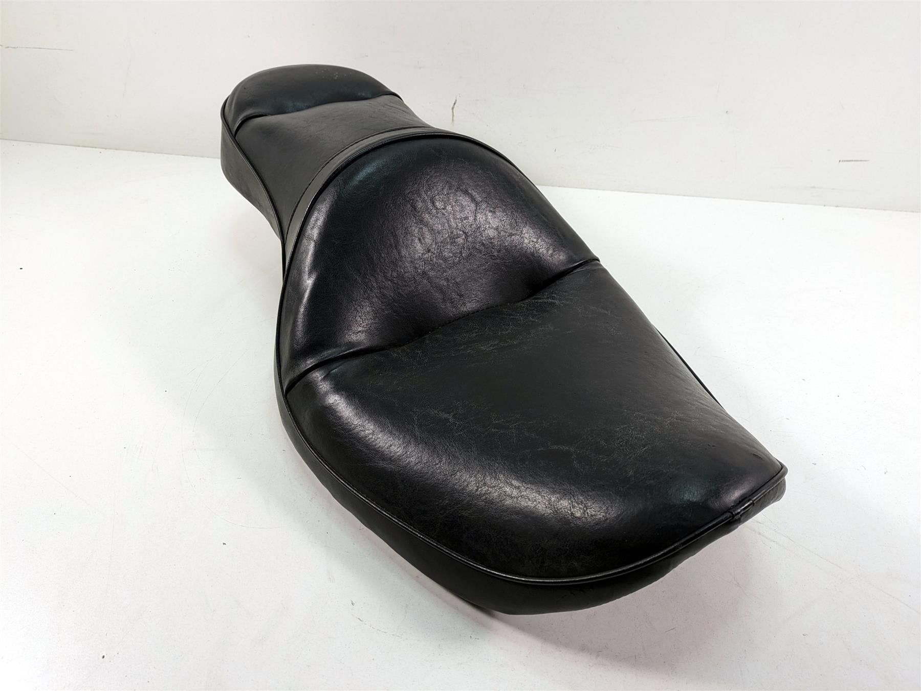 Harley Davidson Dyna Wide Glide Big Twin 88ci Seat Saddle 53079-04 {{ shop.shopifyCountryName }} - Mototech271