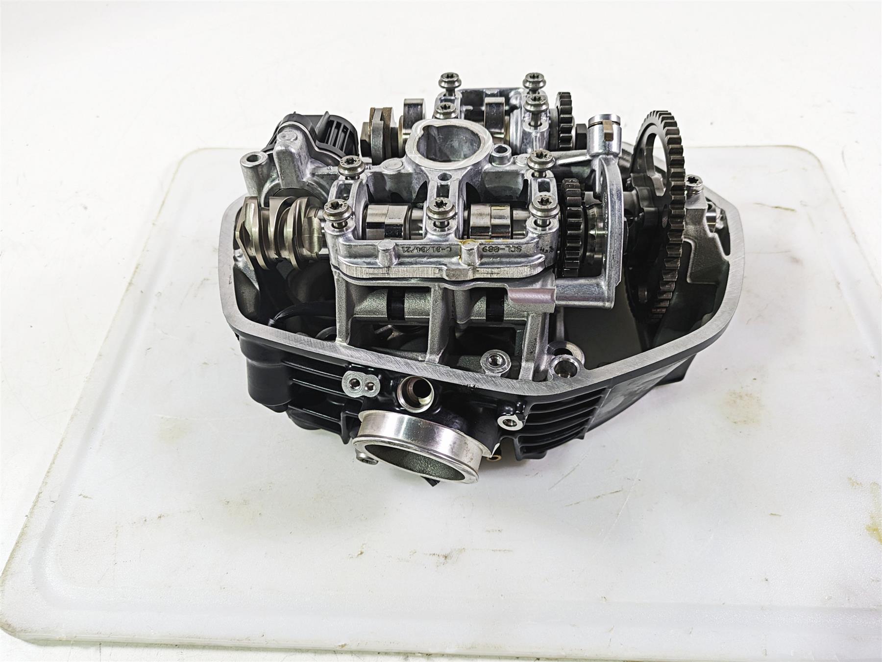 「RT- 111212」 2022 BMW R1250 RT K052 Right Cylinder Head Cylinderhead