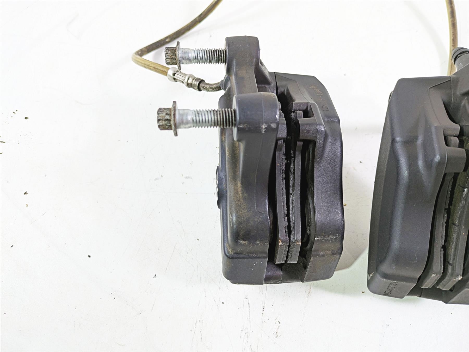 2013 Harley VRSCF Muscle Rod Front Brake Caliper Set + Lines 44731-08 44732-08 {{ shop.shopifyCountryName }} - Mototech271