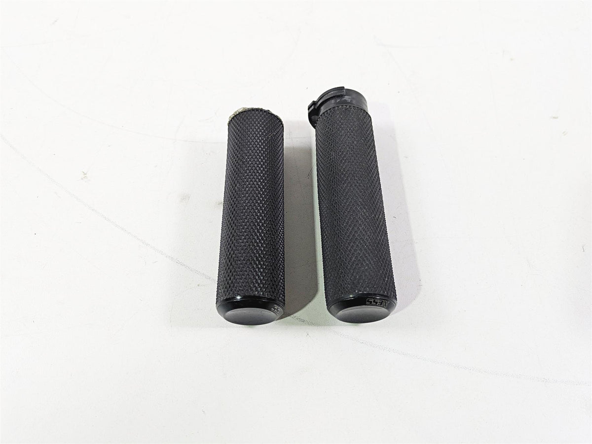 2002 Big Dog Pitbull Harley 1" Bar Arlen Ness Fusion Hand Grip Set 405-0553 {{ shop.shopifyCountryName }} - Mototech271