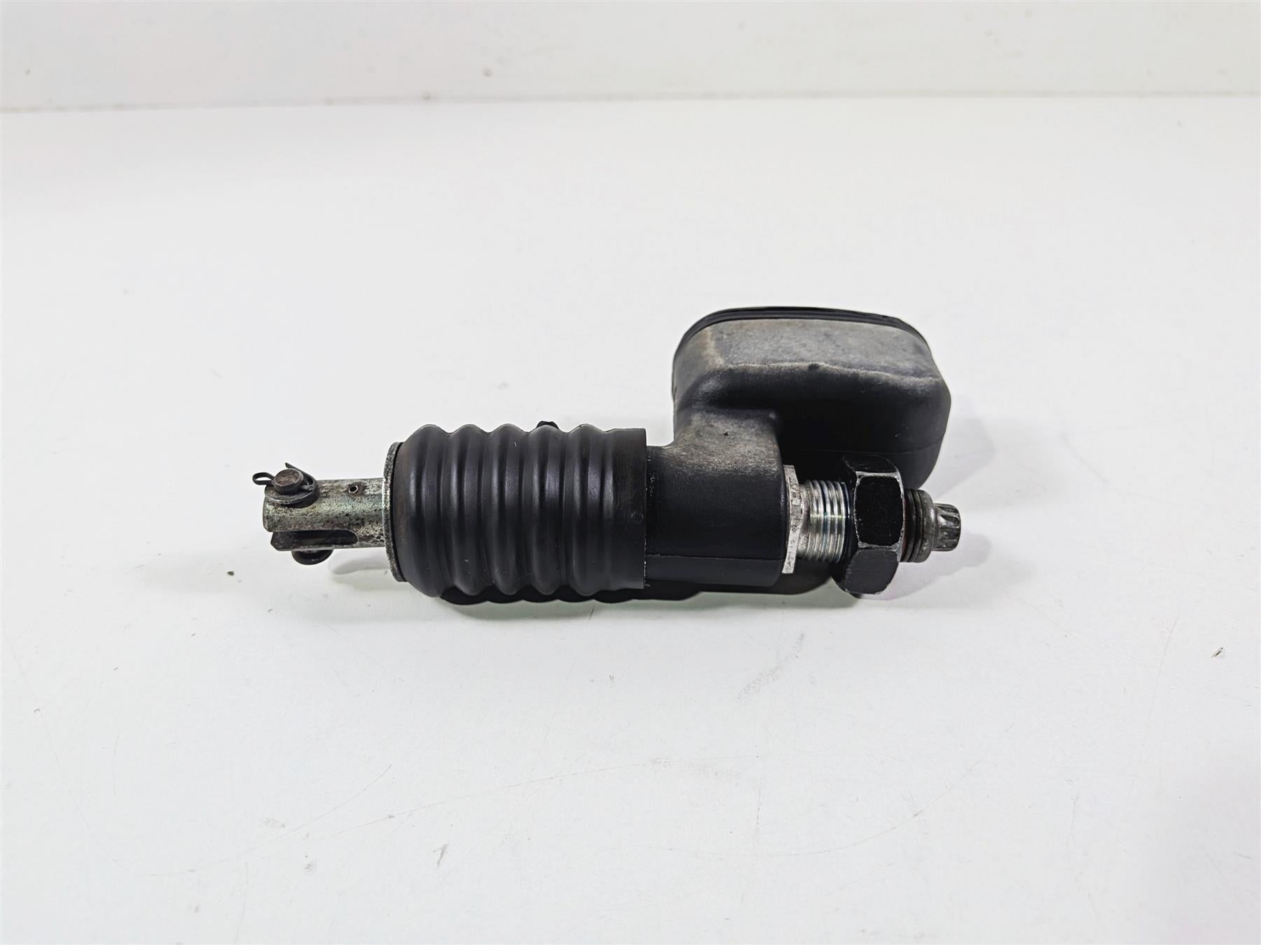 2000 Harley Touring FLHRCI Road King Rear Brake Master Cylinder 41755-99F {{ shop.shopifyCountryName }} - Mototech271