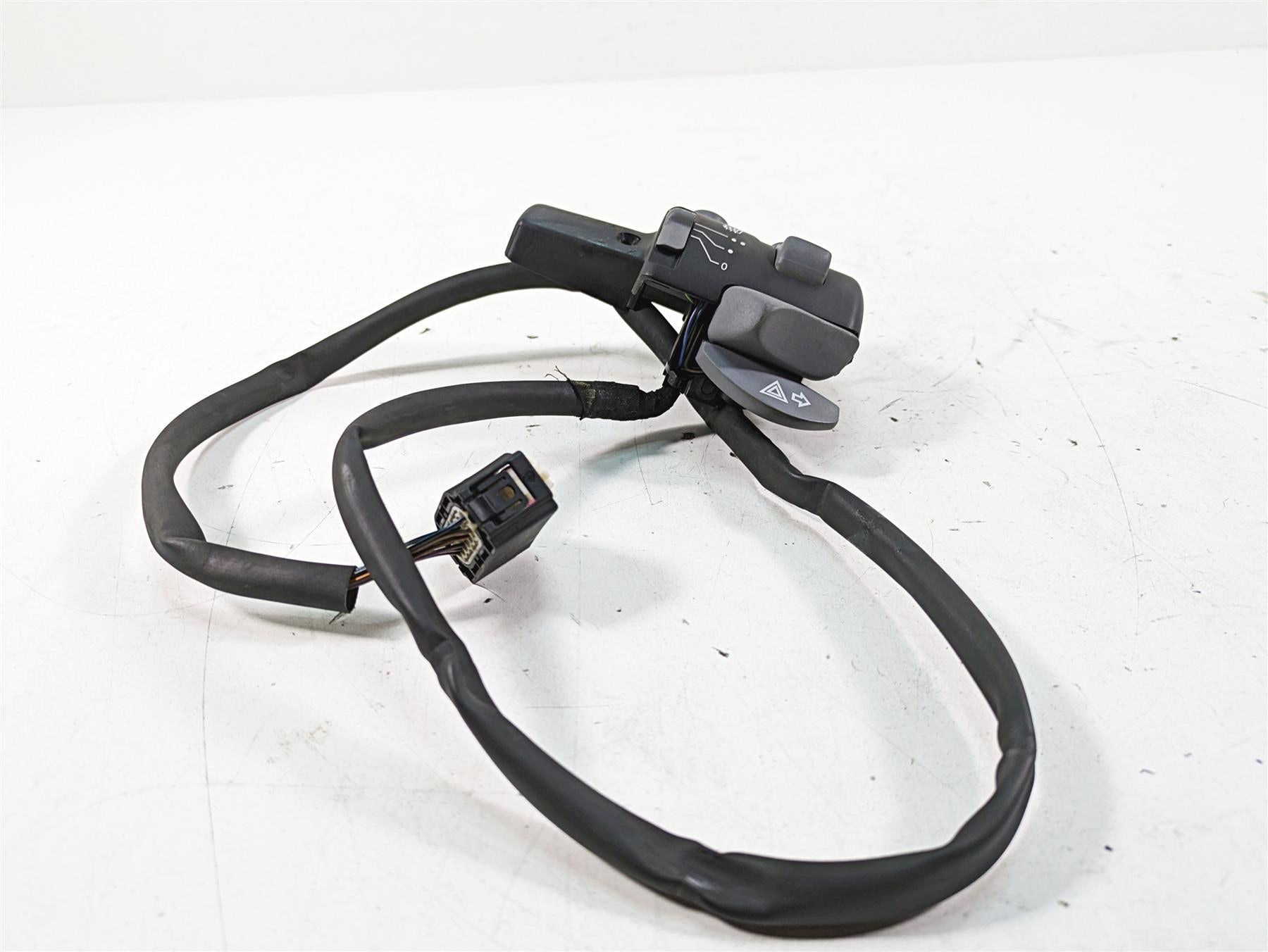 2007 BMW R1200RT K26 Right Hand Control Switch Seat Grip Heater 61317698422 {{ shop.shopifyCountryName }} - Mototech271