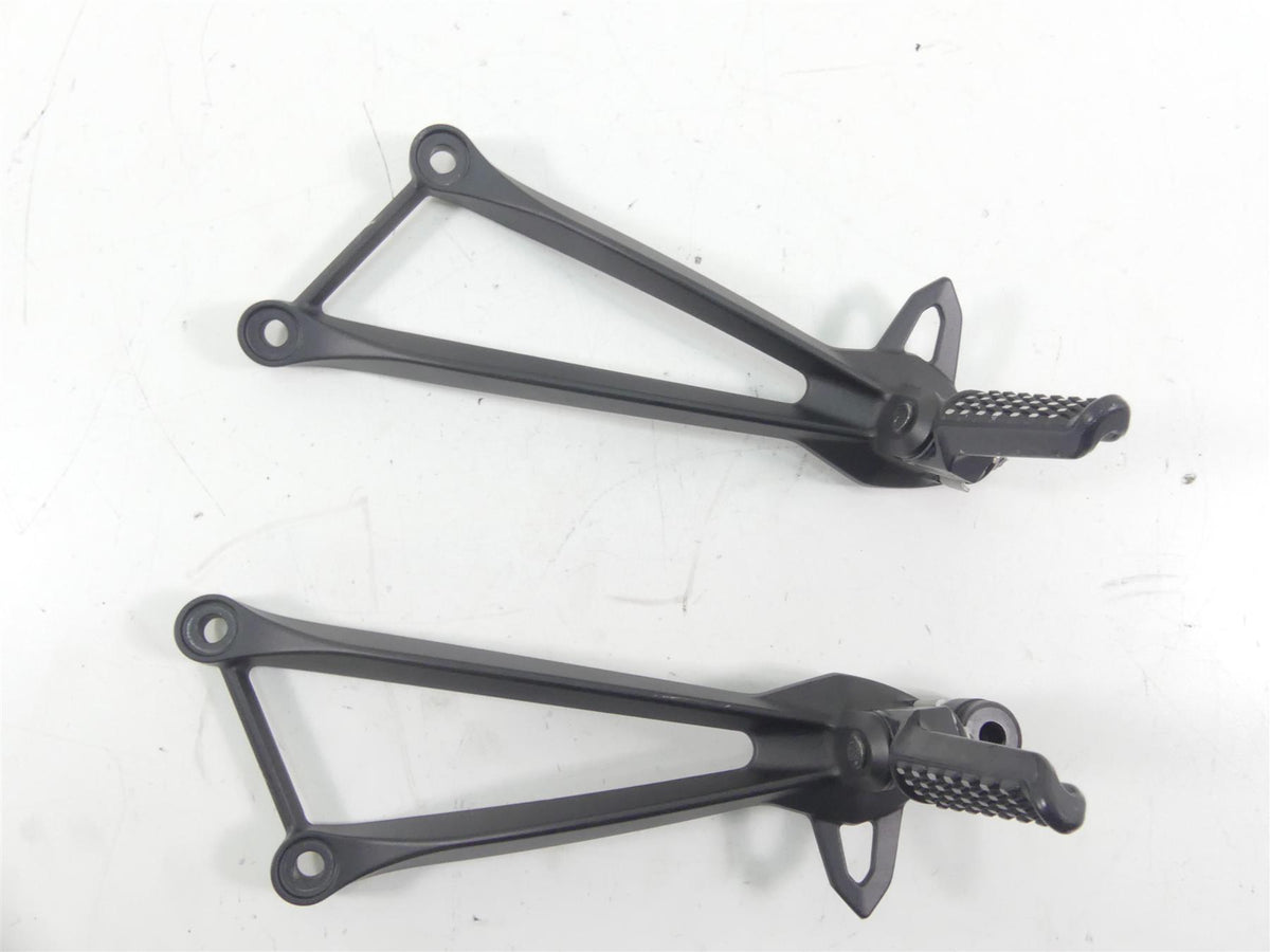 2013 Kawasaki ZX636 ZX6R Ninja Passenger Footpeg Foot Peg Set 35063-0444-18R {{ shop.shopifyCountryName }} - Mototech271