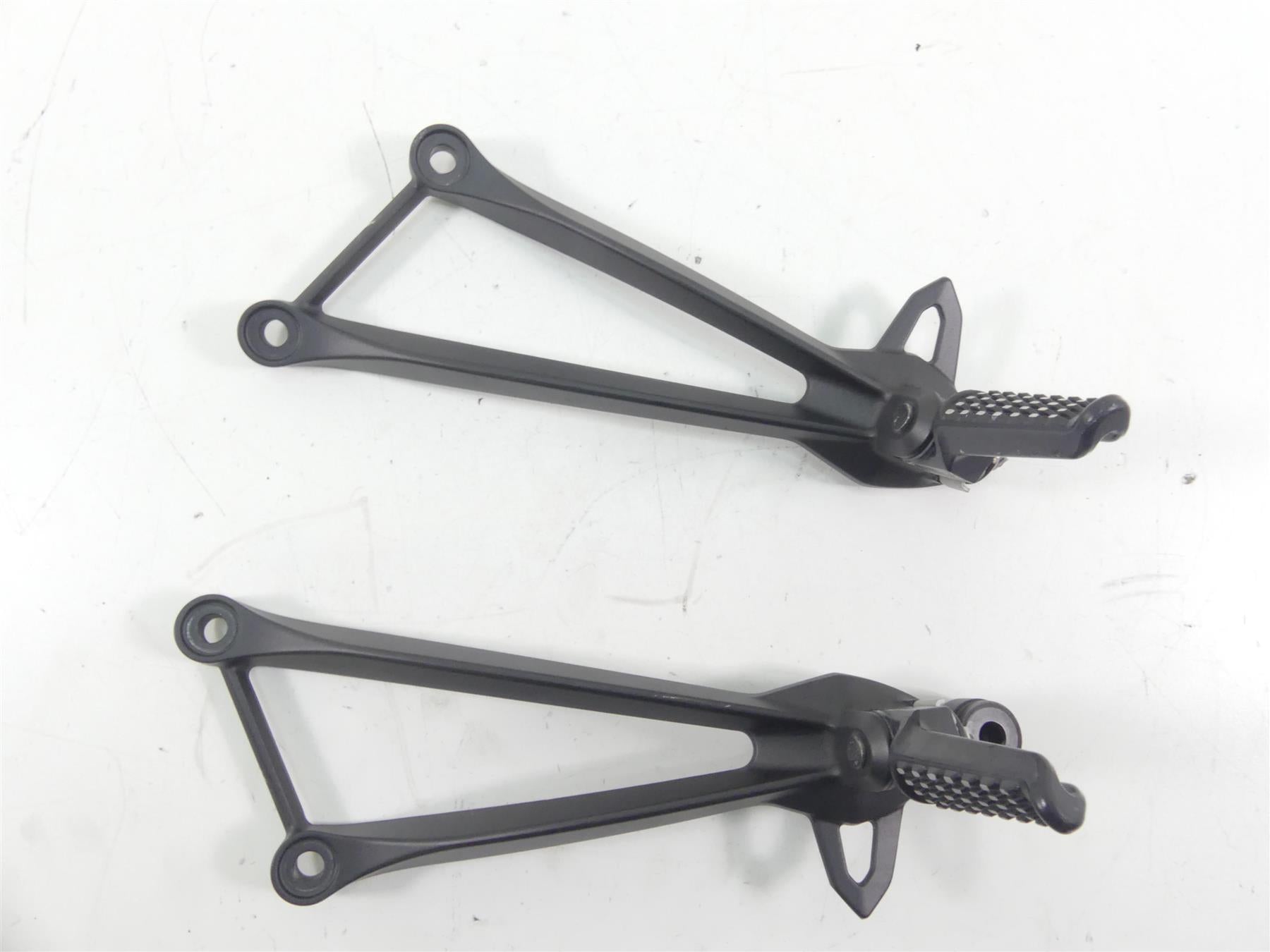 2013 Kawasaki ZX636 ZX6R Ninja Passenger Footpeg Foot Peg Set 35063-0444-18R {{ shop.shopifyCountryName }} - Mototech271