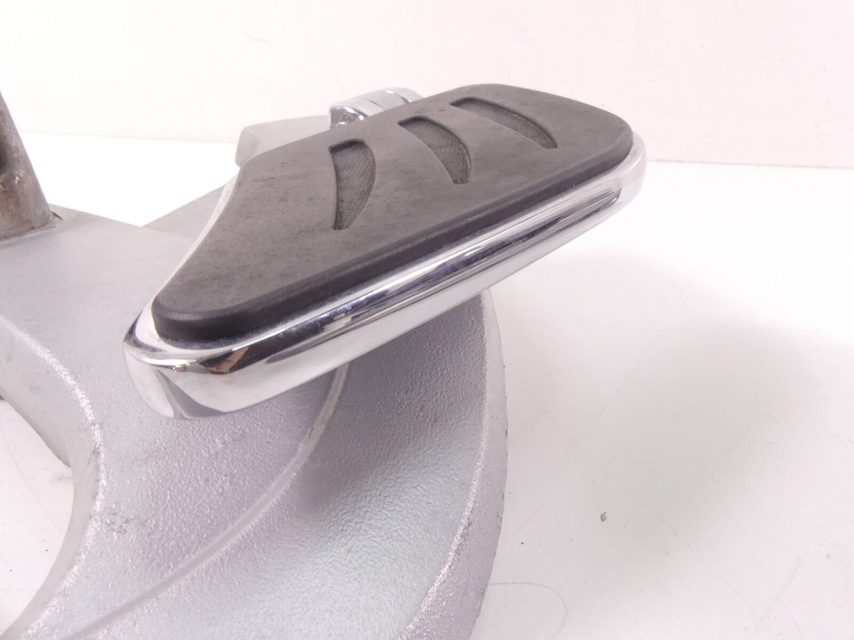 2009 Victory Vision Tour Right Rear Passenger Floor Foot Board & Mount 5135906 {{ shop.shopifyCountryName }} - Mototech271