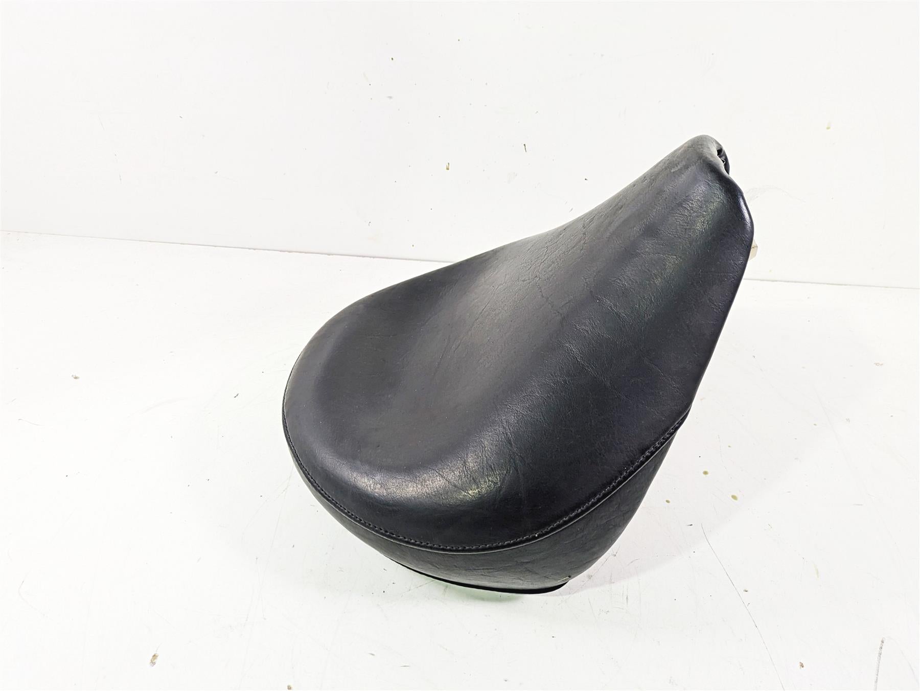 2005 Yamaha XVS650 V-Star Driver Seat Saddle 5BN-24710-10-00 5BN-24710-11-00 {{ shop.shopifyCountryName }} - Mototech271