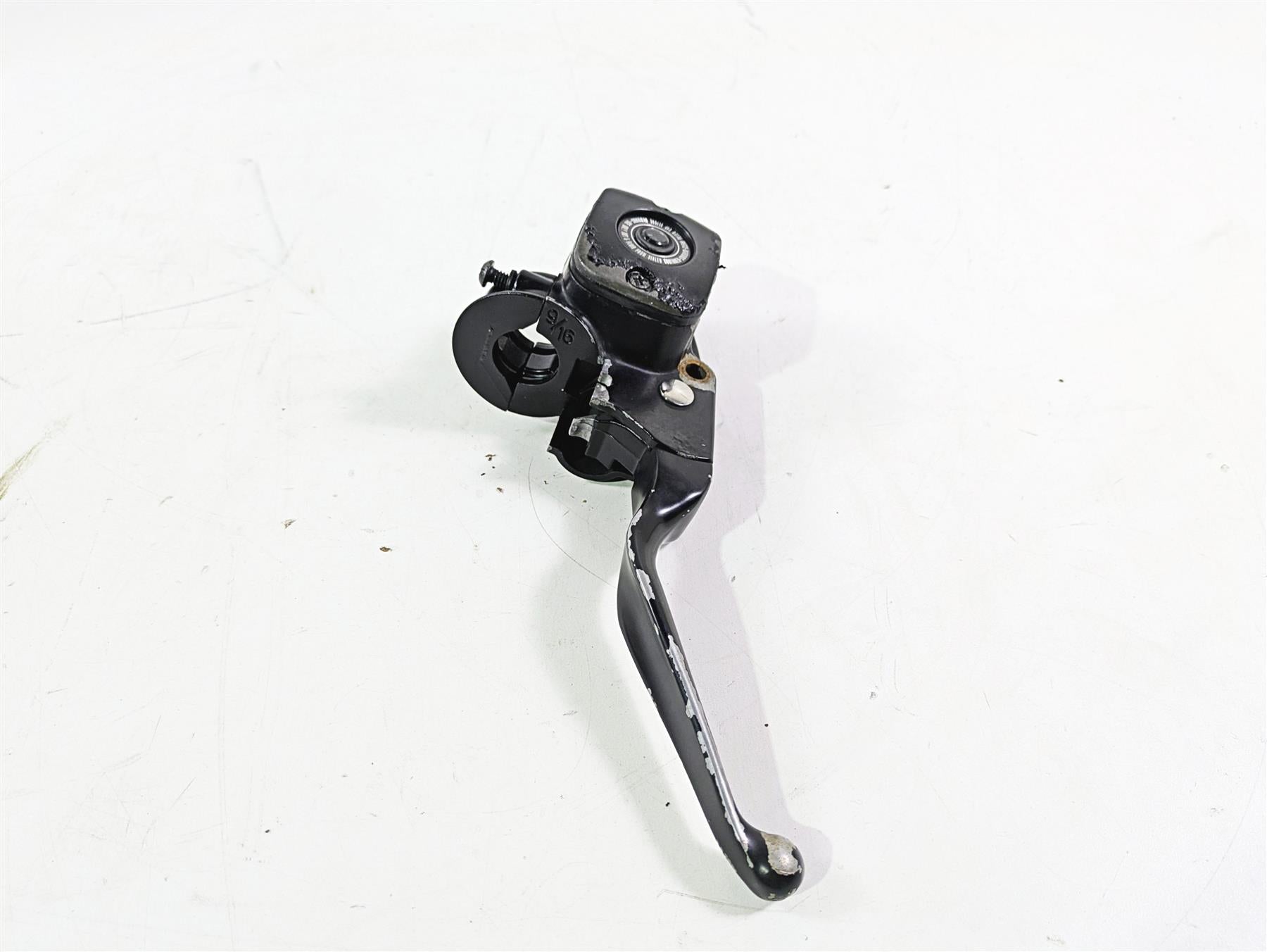 2008 Harley FLSTSB Cross Bones Front Master Cylinder 9/16 45019-08C {{ shop.shopifyCountryName }} - Mototech271