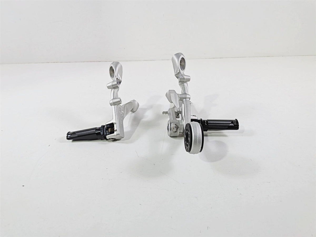 2022 BMW S1000RR K67 Left Right Rizoma Foot Peg Set & Mounts 46718568715-Mototech271