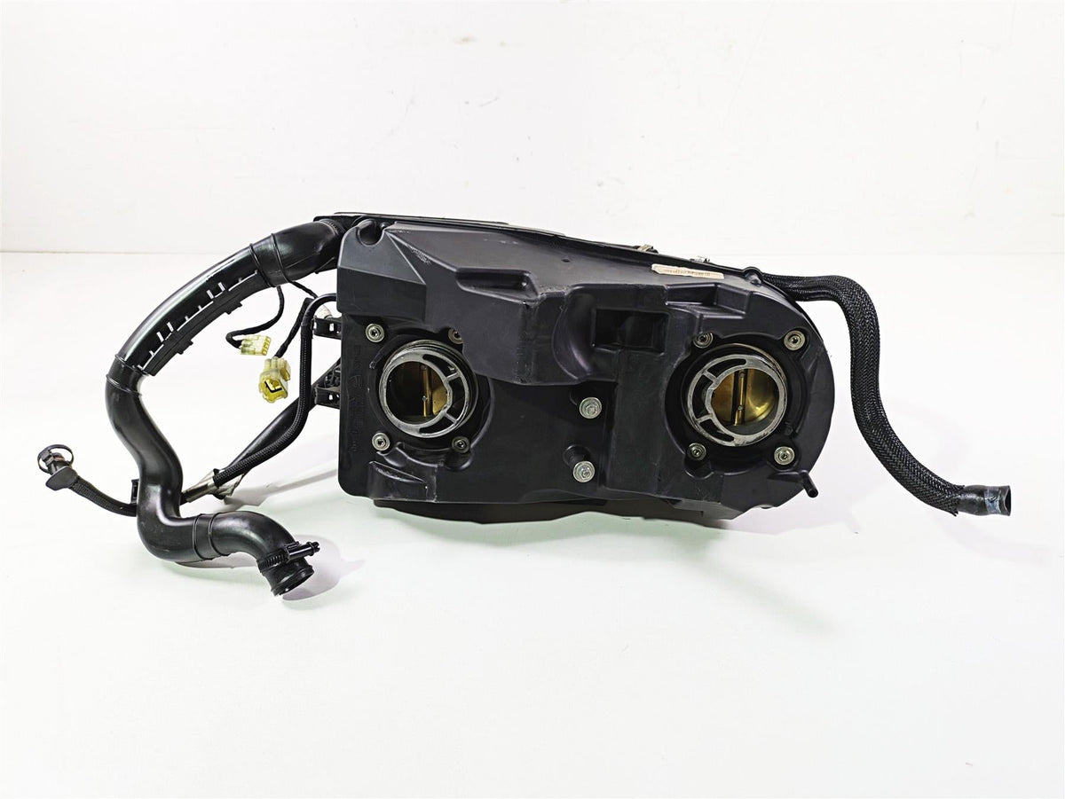 2019 Ducati Supersport 939 S Throttle Body & Airbox Set 28240932A 44212781B {{ shop.shopifyCountryName }} - Mototech271