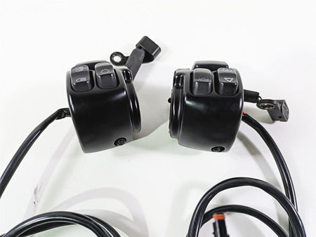 2017 Harley Dyna FXDB Street Bob Left Right Control Switch Set 71500372A {{ shop.shopifyCountryName }} - Mototech271
